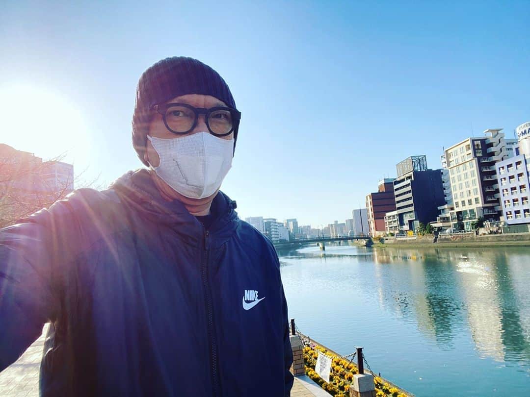 布袋寅泰さんのインスタグラム写真 - (布袋寅泰Instagram)「Good morning🌞福岡　#morningjog」12月15日 9時08分 - hotei_official