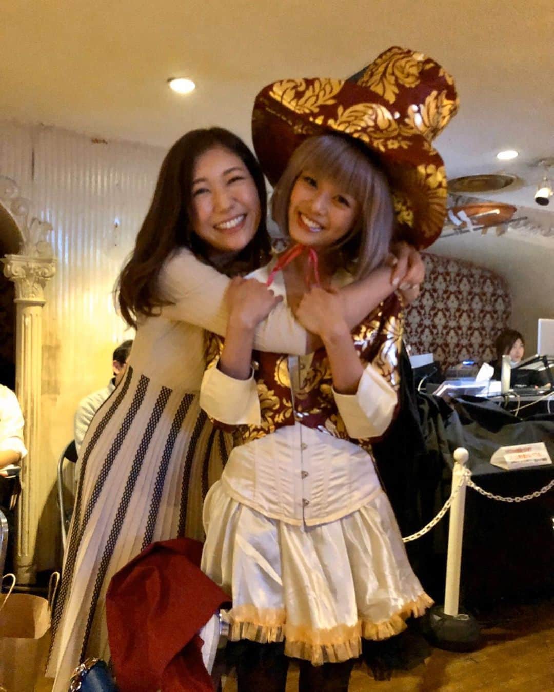 のインスタグラム：「大好きなアイリスが出演している舞台「クリスマスキャロル」を観てきたよ♡  クリスマスは、大好きな人たちと過ごしたいなーって思いました♪ 　#アイリス　#舞台　#クリスマスキャロル　#クリスマス　#xmas #穂川果音」