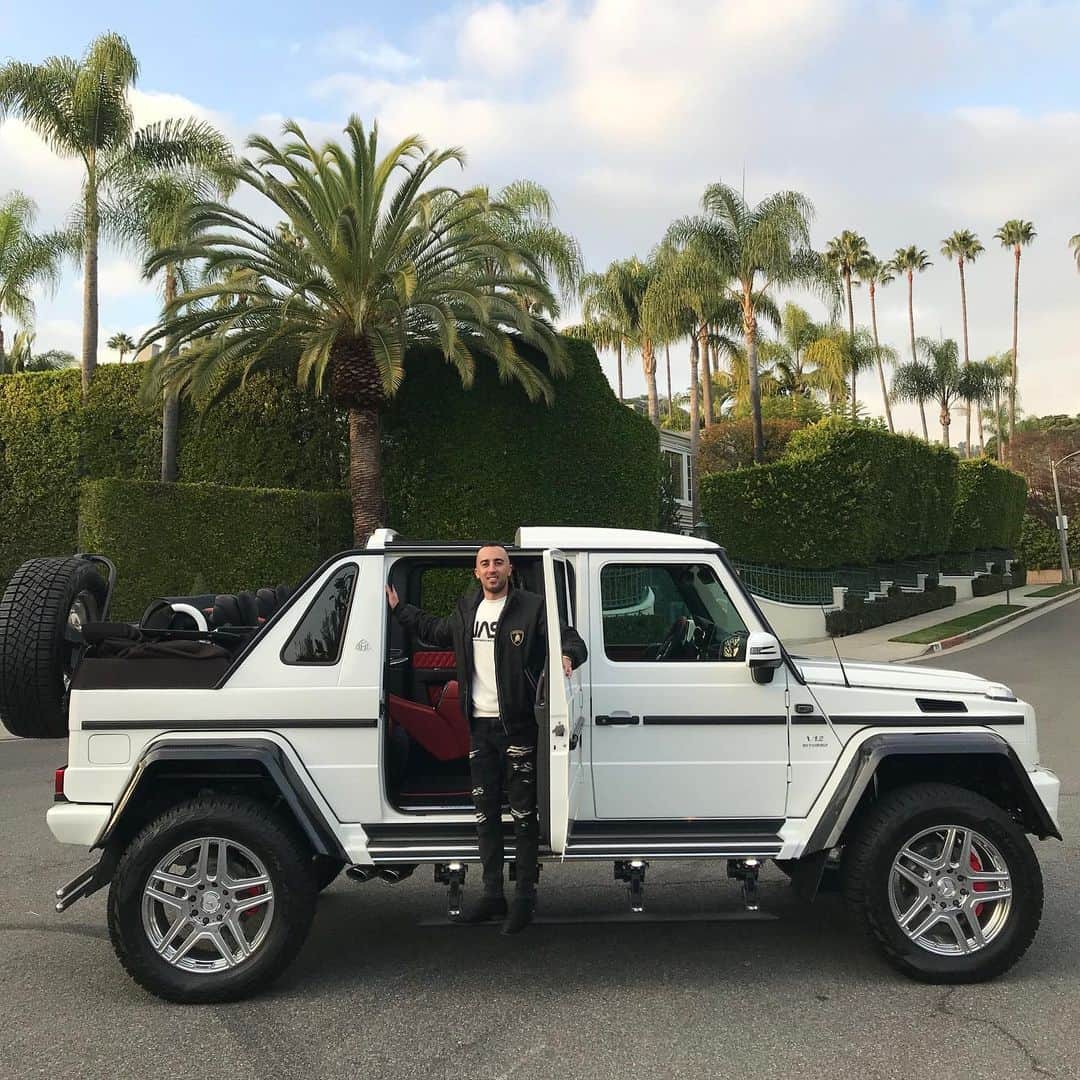 Dirk A. Productionsさんのインスタグラム写真 - (Dirk A. ProductionsInstagram)「🚨IT’S HERE!!! LIVE from Beverly Hills Mercedes G Wagon Maybach Landaulet ONE OF 99 Want it? Text or Call (424) 256-6861」12月15日 10時24分 - supercarfocusdotcom