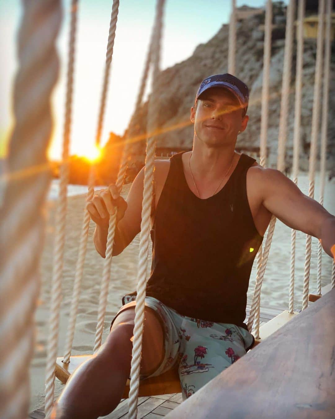 ウラジミール・モロゾフのインスタグラム：「🌵🏄‍♂️🇲🇽」