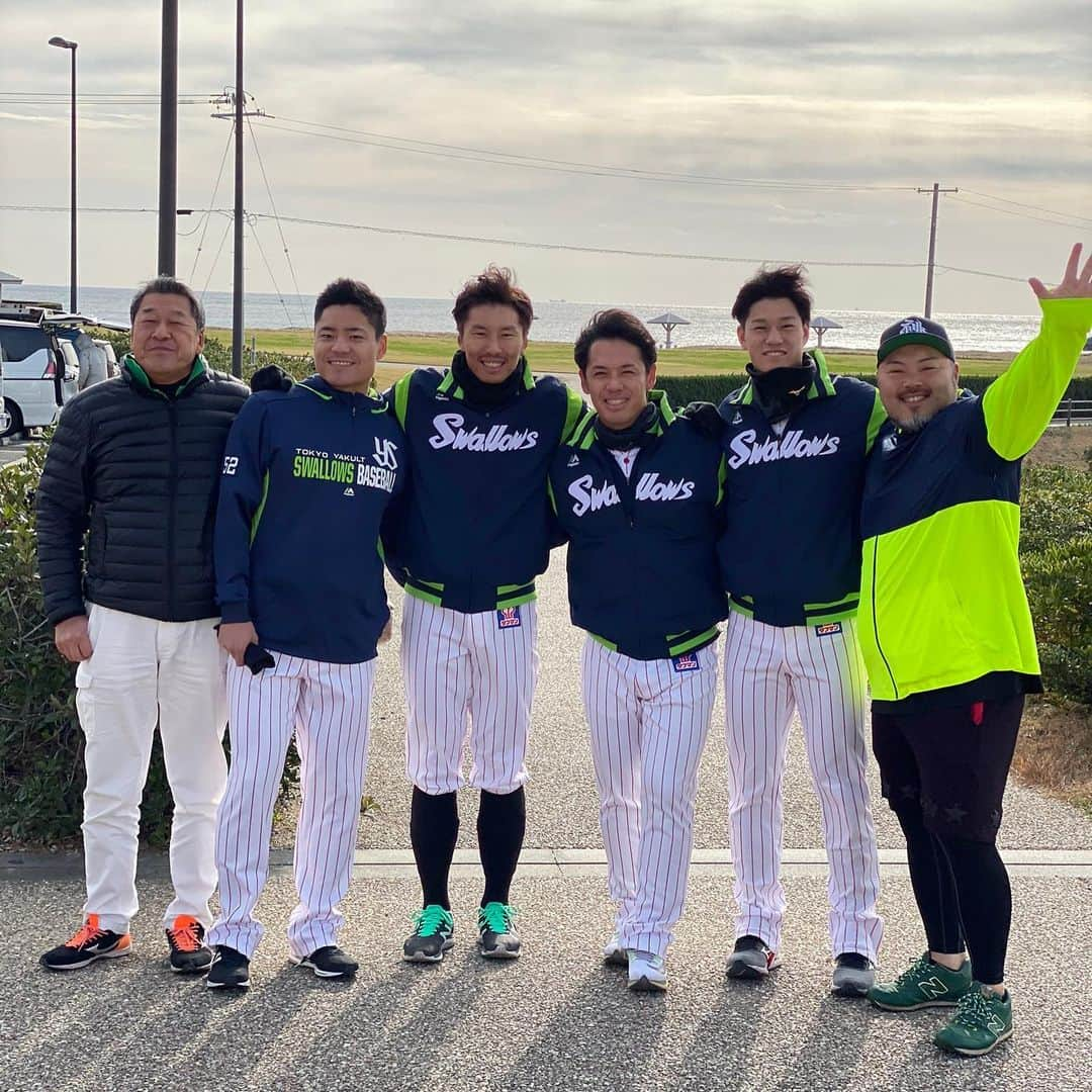 上田剛史さんのインスタグラム写真 - (上田剛史Instagram)「ライアンの地元愛知県田原市で野球教室⚾️ #小川泰弘  #中村悠平 #高橋奎二」12月15日 10時33分 - tsuyoshi50