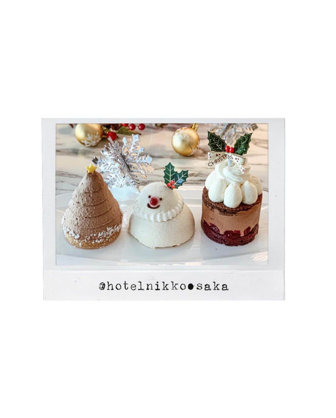 のインスタグラム：「𓏫 𓏊 𓎻 𓄣𓊤 𓏫 𝑾𝒊𝒔𝒉𝒊𝒏𝒈 𝒚𝒐𝒖𝒓 𝒘𝒐𝒏𝒅𝒆𝒓𝒇𝒖𝒍 𝒄𝒉𝒓𝒊𝒔𝒕𝒎𝒂𝒔✨  さぁ もうすぐ クリスマス𓇬𓂂𐬹 . 私のおすすめピックアップ🎄 参考になれば幸いです♡  ホテル日航大阪 『クリスマススイーツオーダーブッフェ』  ホテルで販売されているケーキを お好きなだけ楽しめるという オーダー式のスイーツブッフェ👻  ショーケースに並ぶ通常販売されているケーキを 制限時間内にフリーでお召し上がりいただけます🍴 お席についたまま お好きにオーダーできるという わがままな時間を過ごしていただけます  スイーツオーダーブッフェは90分制⏳ 一度のご注文で4個のケーキがオーダーできます♡ 自分で取りに行く手間も不要👍🏻 もちろんおひとり様もOK👍🏻 男性でもお気軽に楽しんで頂けます✨  ホテル日航大阪 「クリスマススイーツオーダーブッフェ」 日時：～2019年12月18日(水) 時間：[1部]11：30～／[2部]13：30～（90分入替制／L.O.30分前）※各回人数限定 料金：1名様 大人  4,100円／小学生 2,900円（税・サ別） 場所: 2階 ロビーラウンジ 予約・お問い合わせ：0662441598（直通） 営業時間：11：30～21：00 ‥‥‥‥‥‥‥‥‥‥‥‥‥‥‥‥‥‥‥‥‥‥‥‥‥‥‥‥‥‥‥‥‥‥ #gatheringslikethese#foodstyling#beautifulcuisine#loves_vscolifestyle#afternoontea#hightea#osakasweets#sweetsgram#buffet#christmassweets#hotelnikkoosaka#大阪スイーツ#大阪ケーキ#大阪カフェ#アフタヌーンティー部#アフタヌーンティー#クリスマススイーツ#スイーツオーダーブッフェ#クリスマススイーツオーダーブッフェ#ホテル日航大阪#心斎橋スイーツ#心斎橋カフェ」