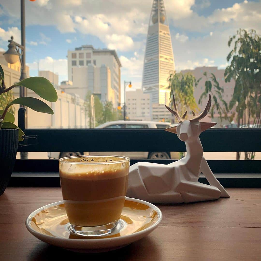 バレリー・イネルシさんのインスタグラム写真 - (バレリー・イネルシInstagram)「@valerie_inertie @idmicoffee #cofee #coffeelover #cofeearoundtheworld #travelphoto #instacool #riyadh #olaya #riyadhtourism」12月15日 20時10分 - valerie_inertie