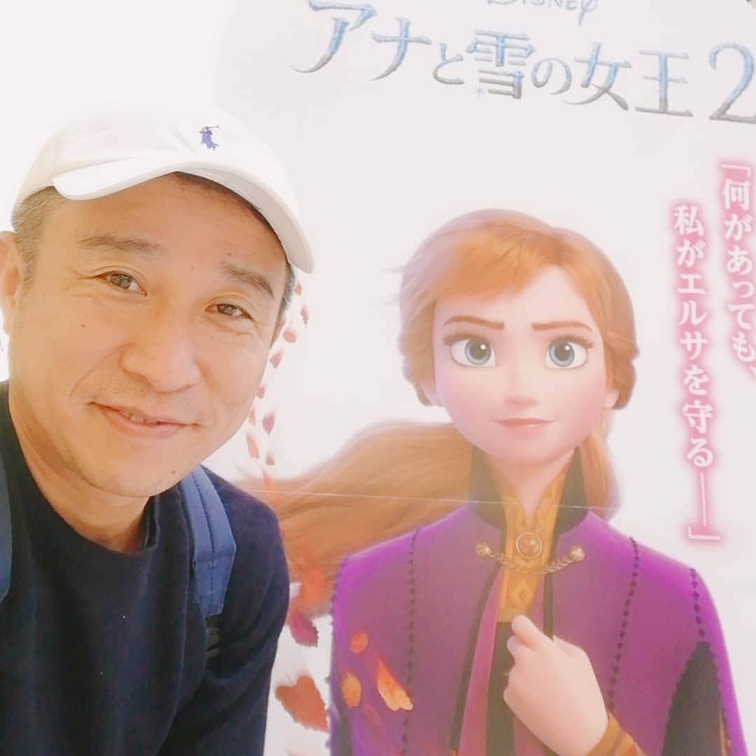 佐藤裕二さんのインスタグラム写真 - (佐藤裕二Instagram)「今日は娘とアナ雪２でございます。娘の感想「オラフが、もっと面白くなってた」。 確かに、そこも大事やけど（笑）  #映画 #映画デート #親子デート #アナ雪 #アナ雪2 #アナと雪の女王  #アナ #エルサ カッコいい#オラフ かわいい #メーテレ  #ドデスカ #佐藤裕二  #自撮りおじさん」12月15日 20時24分 - karaage_satou