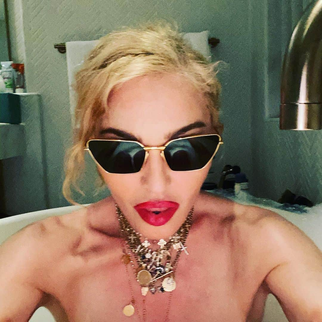 マドンナさんのインスタグラム写真 - (マドンナInstagram)「Am I G U C CI 🕶 ?  Survived another Post Show Ice Bath Game ❄️🛀🏽 #madamex」12月15日 20時41分 - madonna