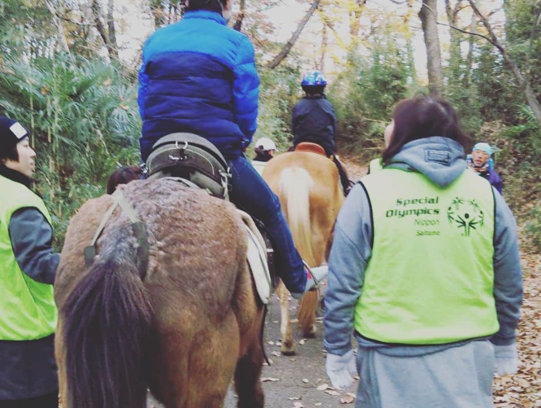 柏崎桃子さんのインスタグラム写真 - (柏崎桃子Instagram)「今日はボランティアに行ってきました！ お馬さんと一緒！  いろいろとちゃんとお伝えしたいのですが、私の浅い知識ではお伝えしきれないので是非ともアメブロをご覧ください！  #ボランティア #volunteer #スペシャルオリンピックス #specialolympics  #乗馬 #ホーストレッキング #horse  #trekking #かわいい  #kawaii」12月15日 20時35分 - momoko_kashiwazaki