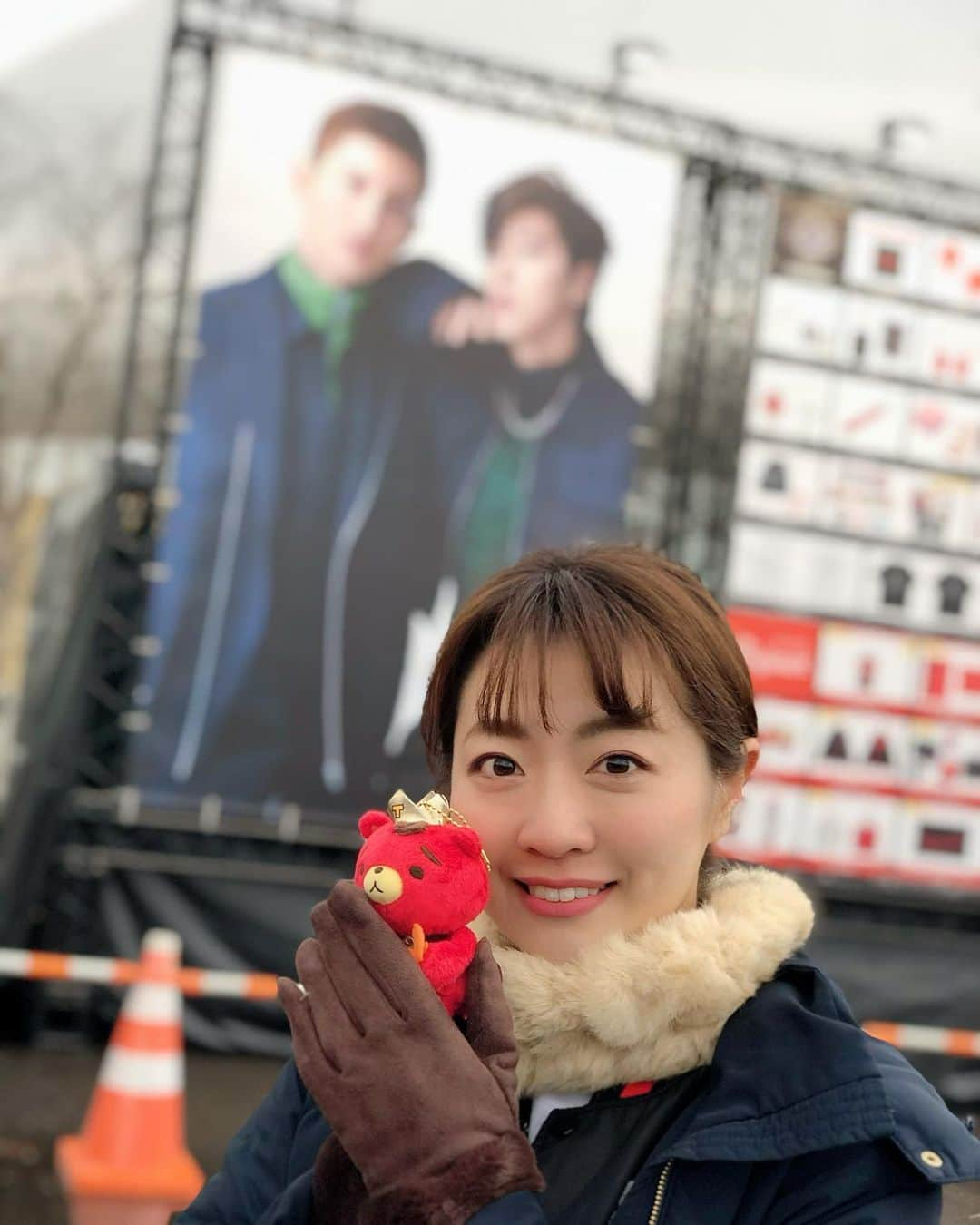 湯浅知里さんのインスタグラム写真 - (湯浅知里Instagram)「♡♡ . . . 東方神起 LIVE TOUR 2019 ～XV～in札幌ドーム✨✨ . . . 待ちに待った札幌公演。 過去最高の近さで2人を見る事が出来ました。 . . . 2人が今札幌にいて目の前で歌っている。 これだけで涙が溢れました。 . . . 内面から滲み出る人柄に圧巻のパフォーマンス。 そんな2人を見る度に大好きの気持ちが大きくなります。 . . . 感謝の気持ちを言葉で伝える大切さ、2人からいつも教わります☺️💕そんな2人に私はありがとうと伝えたいです。 . . . また雪の中、道外から来てくれたビギさん✨ありがとうございました😊☘☘ またぜひ愛の街さっぽろに来てくださいね。 . . . ユノが「冬はピュアな季節で1番好き、 札幌は冬が1番似合う」と話していました。 冬が苦手な私ですが、、 ちょっとだけ好きになれた気がします(*^^*) . . . #XV #東方神起 #toho15th #ユンホ　#チャンミン #札幌ドーム #愛の街さっぽろ」12月15日 20時42分 - chisato.y515