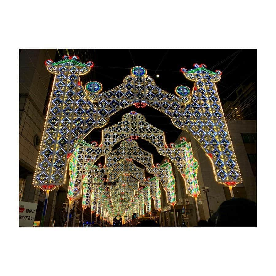 坂元葉月さんのインスタグラム写真 - (坂元葉月Instagram)「KOBE LUMINARIE.﻿ #kobeluminarie #神戸ルミナリエ﻿ #ルミナリエ #神戸 #kobe ﻿ ﻿ ﻿ #しあわせ運べるように」12月15日 20時50分 - wasuta_hazuki_sakamoto