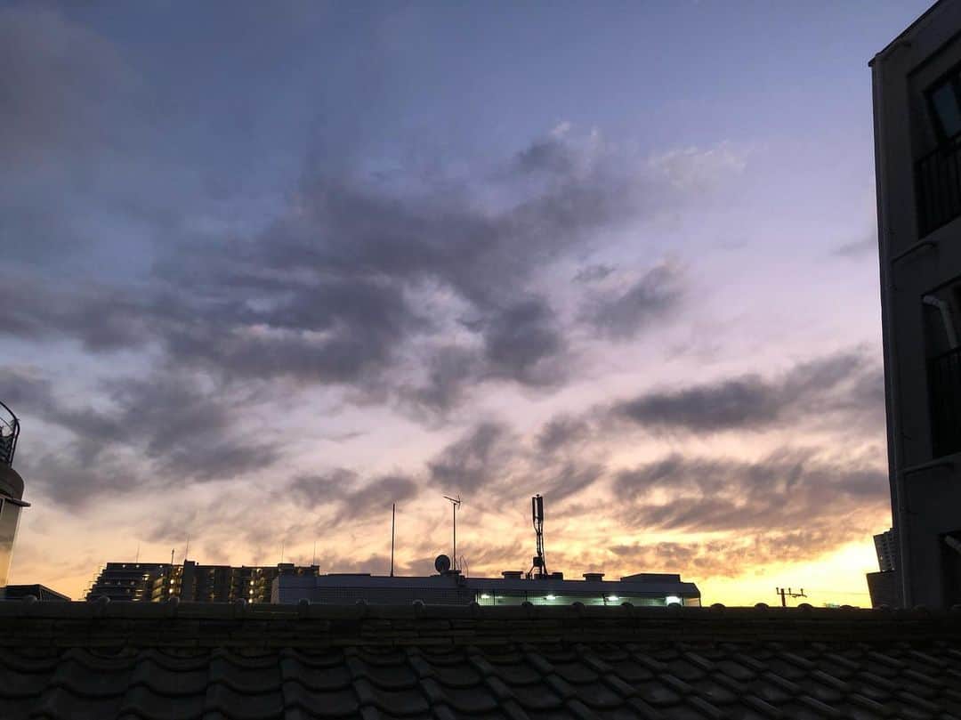 東出真緒さんのインスタグラム写真 - (東出真緒Instagram)「夕焼けは綺麗。」12月15日 20時43分 - mao_bigmama_vn