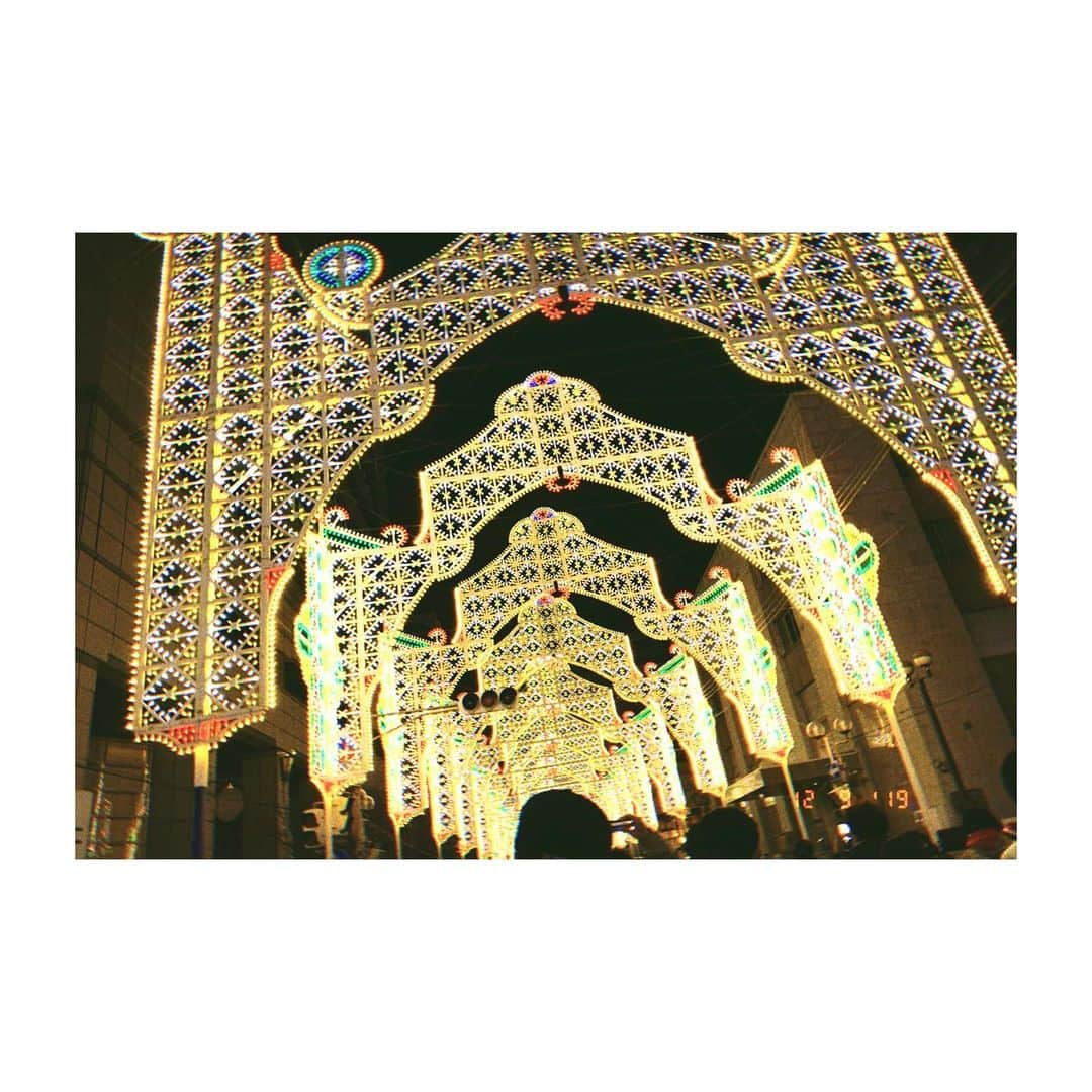 坂元葉月さんのインスタグラム写真 - (坂元葉月Instagram)「KOBE LUMINARIE.﻿ #kobeluminarie #神戸ルミナリエ﻿ #ルミナリエ #神戸 #kobe ﻿ ﻿ ﻿ #しあわせ運べるように」12月15日 20時51分 - wasuta_hazuki_sakamoto