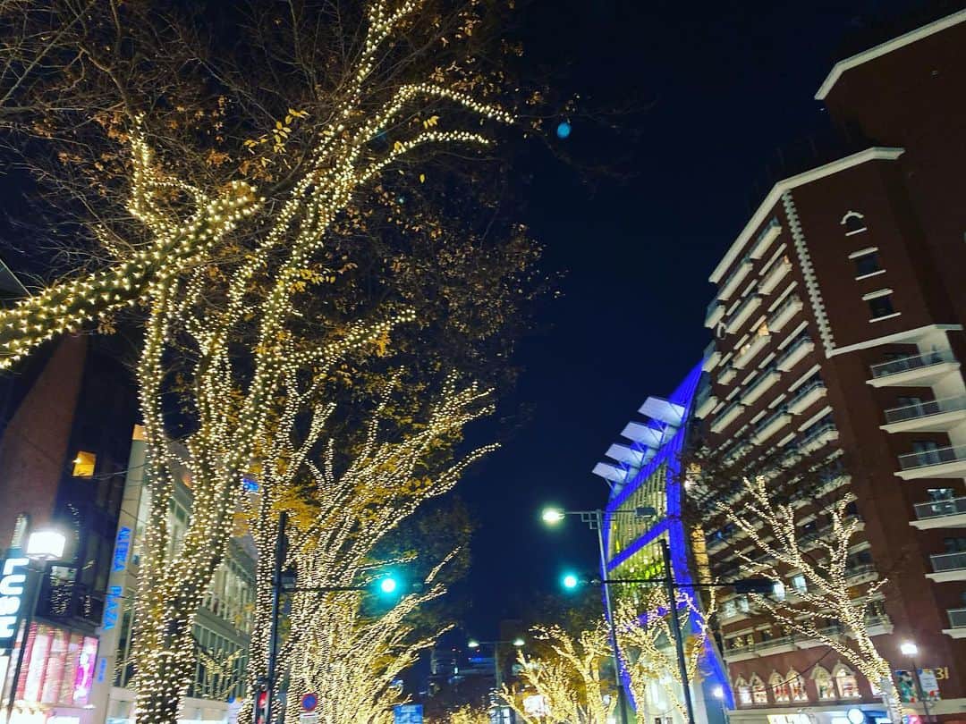 小沢仁志さんのインスタグラム写真 - (小沢仁志Instagram)「街はすっかり クリスマス❗️」12月15日 20時57分 - ozawa_hitoshi