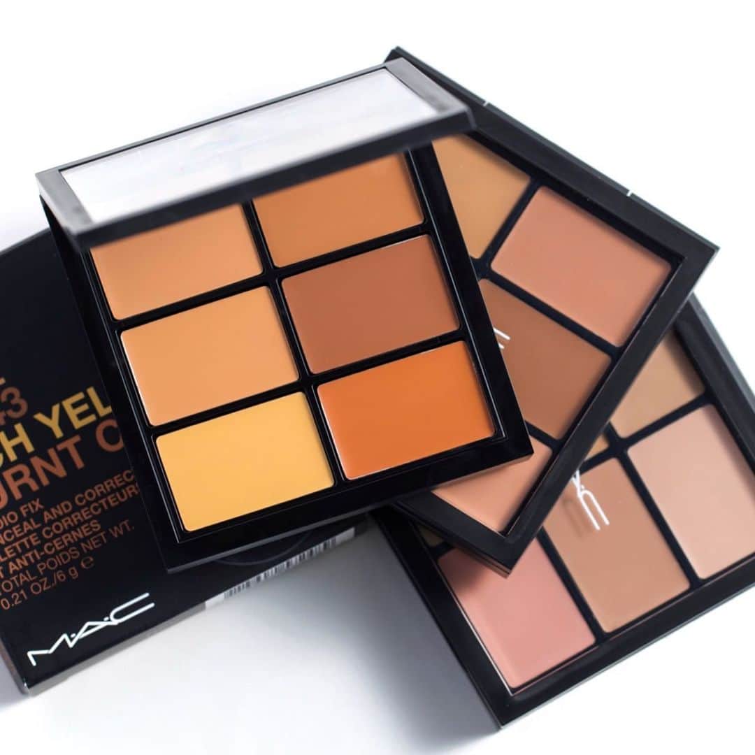 M∙A∙C Cosmetics Japanのインスタグラム：「ㅤ #MACXNissy 高いカバー力、24時間崩れない*、24色展開のリキッドファンデーション、スタジオ フィックス フルイッド SPF15がNissyとコラボ！ ㅤ 撮影で求められるパーフェクトスキンを目指したスタジオ シリーズから、カバー力のあるクリームタイプのコンシーラーパレットに新色が追加！ファンデーションとあわせてチェックして✨ ㅤ ㅤ 「スタジオ フィックス コンシール アンド コレクト パレット 」 *12/13(金)～ 公式オンライン＆全国販売中 ㅤ ㅤ #MACXNissy コラボ詳細もお楽しみに♪ #Nissy #西島隆弘 #24ファンデ ㅤ ㅤ *色もちデータ取得済(当社調べ、個人差あり) ㅤ DESIGN: M·A·C ARTIST  HATSUO ARISAKA DAIKI SHIMIZU ⠀@macpro_tokyo PHOTO: @takaki_iwata ㅤ ㅤ ㅤ ㅤ ㅤ #MACCosmeticsJapan #MACコスメ #MACCosmetics #コスメ #メイク #スタジオフィックスフルイッド #スタジオフィックス #studiofix #ファンデ #ファンデーション #コンシーラー #コンシーラーパレット #ベースメイク #カバー力 #崩れない #美肌 #メイク法 #カラバリ #makeup #basemakeup #cosmetics #foundation #beauty」