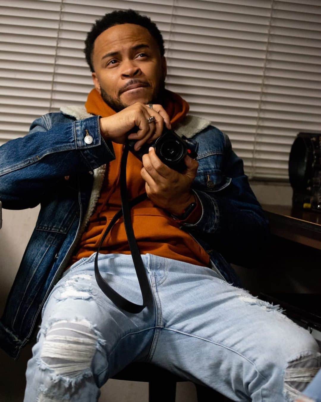ユージン・バードのインスタグラム：「Me | In My Bag  Thanks, @urgentwizard for catching me in my happy space: Acting and taking photos. Captured my essence. Find what motivates your soul and do it until the wheels fall off! Appreciate ya, man! #actor #photographer #immanencethefilm #leica #atpeace #outtosea #portrait #swag #boss #grownman」