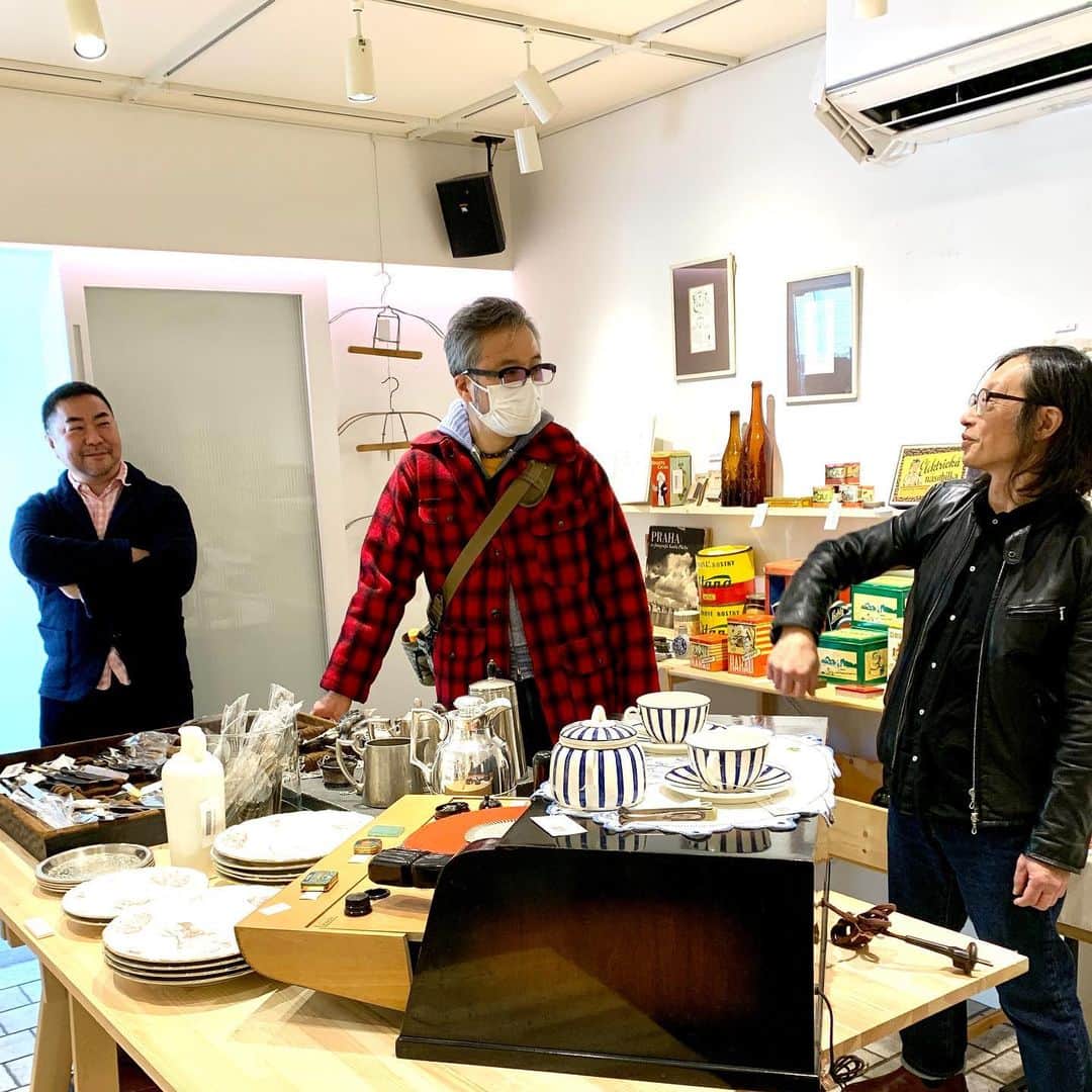 のインスタグラム：「CROW’S FACTORY のクロちゃん来店。高橋禎彦さん、shinoさんとは古い友人。 #tobichi2」