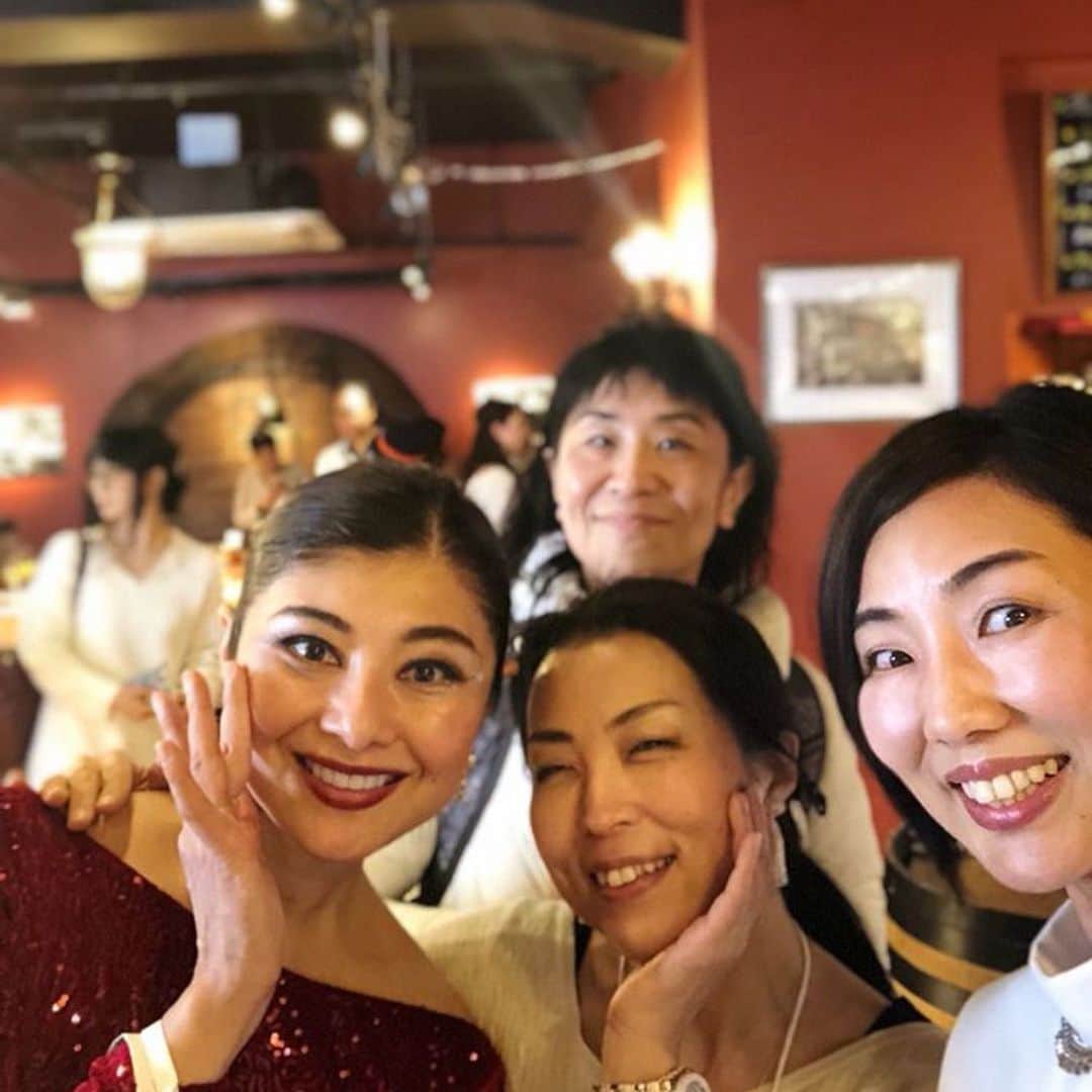 間々田佳子のインスタグラム：「懐かしいメンバーが来てくれた❣️ 昨日のビフォーアフター #間々田佳子」