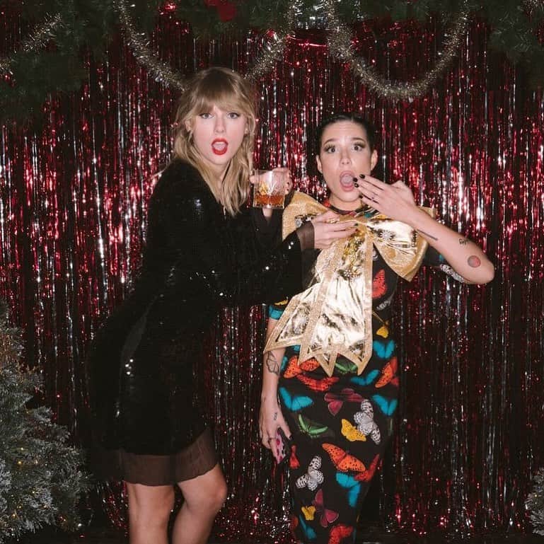 のインスタグラム：「I have no idea what was happening here. Birthday angel turned Thir-tay 🦋」