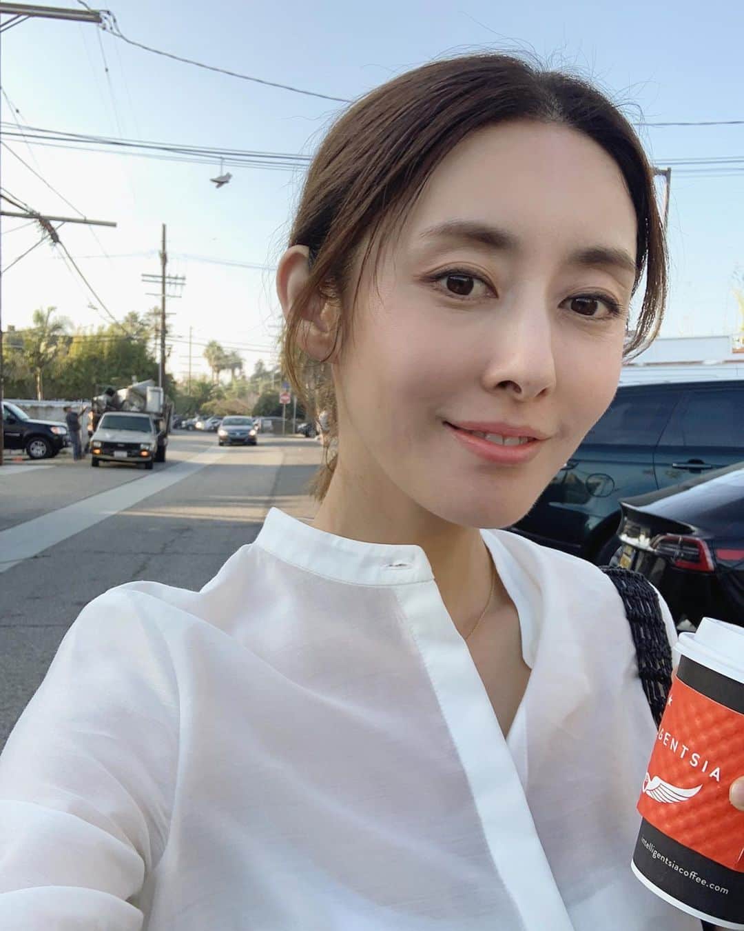 高木りなさんのインスタグラム写真 - (高木りなInstagram)「やっぱり美味しい❤️ #インテリジェンシアコーヒー  역시 맛있다! #인텔리젠시아 커피!!☕️✨ . #intelligentsia #intelligentsiacoffee #coffee #abbotkinney #venice #losangeles #california #インテリジェンシア#カフェ#인텔리젠시아커피 #카페」12月15日 14時09分 - rinasvoyage