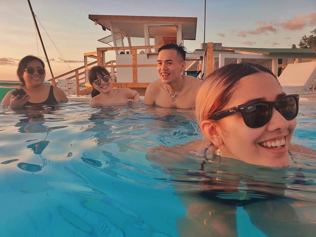 ローレン・ヤングのインスタグラム：「Wishing I was back here with my fave people 💖」