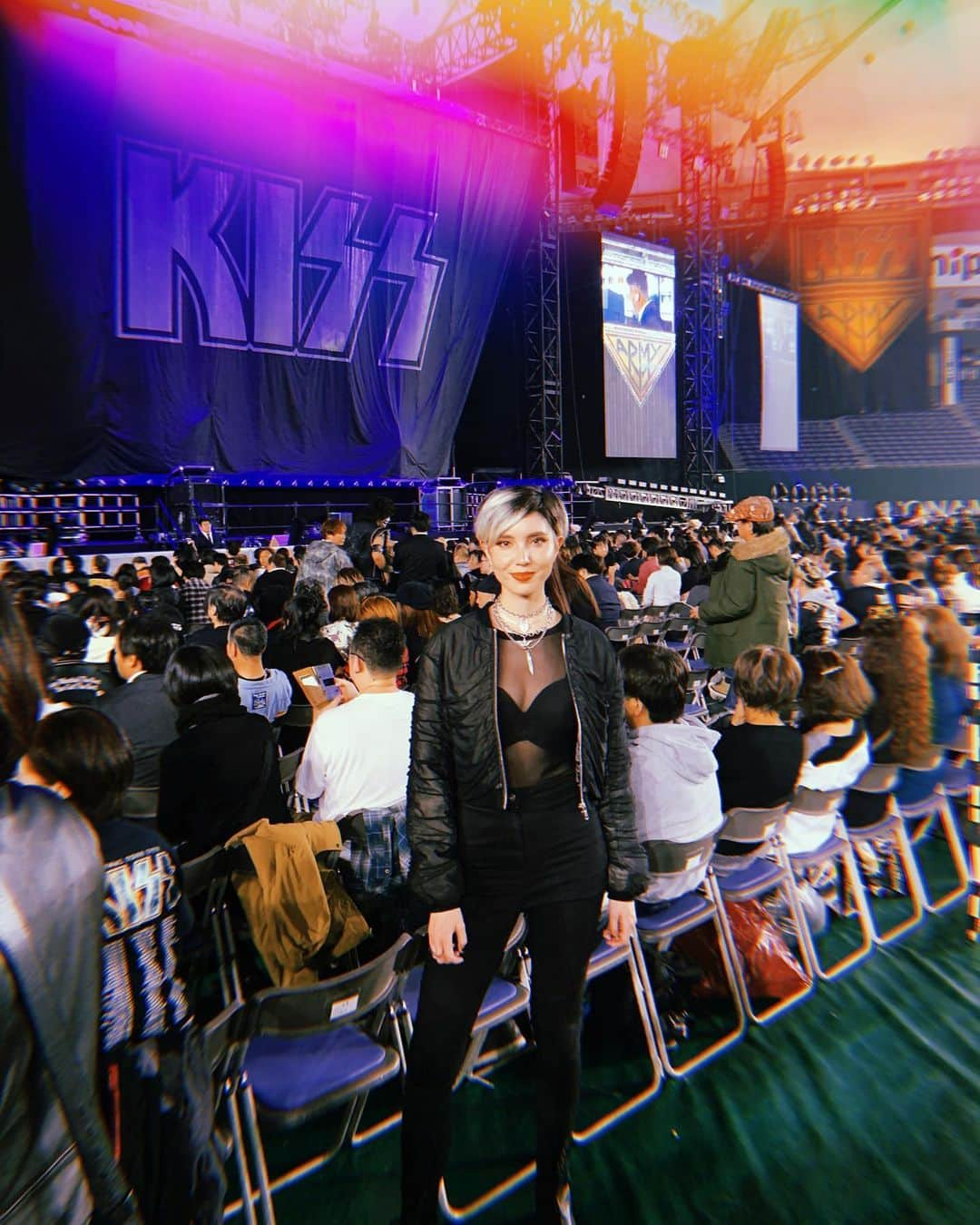 サマンサ麻里子さんのインスタグラム写真 - (サマンサ麻里子Instagram)「Probably the most legendary concert I’ve ever been to in my life. ⠀  I was lucky enough to have witnessed KISS perform their last ever concert in Tokyo. They even performed “Beth” and “Rock and Roll All Nite” with X JAPAN’s YOSHIKI. So much amazing music & energy it was surreal. Definitely a night to remember forever ⚡️ ⠀ ⠀ KISS 「End Of The World Tour」東京公演に行ってきました。東京最後のライブということで、最後のあの2曲にはX JAPANのYOSHIKIさんがピアノとドラムの演奏を披露しました。KISSのロックンロール精神がすごく伝わる、エネルギー溢れる夜でした。多分一生忘れません⚡️ . . . #kiss #kissendoftheroadtour #endoftheroadtour #tokyodome #tokyo #tokyoconcert #rockandroll #yoshiki #xjapan #beth #rockandrollallnite #bad #rockmusic #legendary #genesimmons #paulstanley #ericsinger #tommythayer」12月15日 14時57分 - samanthamariko