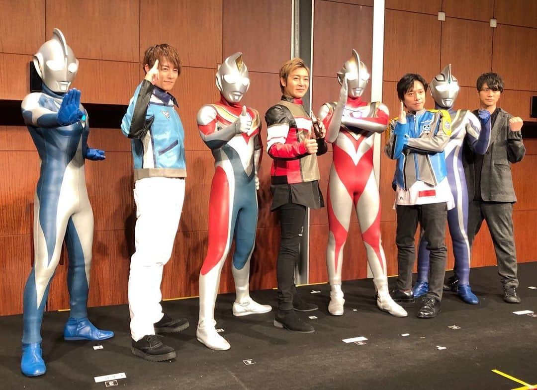 杉浦太陽さんのインスタグラム写真 - (杉浦太陽Instagram)「TSUBURAYA CONVENTION 「平成ウルトラ4大ヒーロー大集結！ 〜ダイナ・ガイア・アグル・コスモス〜」』 東京ドームホテルで開催されました！  ウルトラファミリーみんなに会えて本当に嬉しかったです^_^  ムサシとコスモスから、 フルムーンレクト🌕！！ また会おうね＾＾ @sugiurataiyou_official  #ツブコン #ツブラヤコンベンション #つるの剛士　くん #吉岡毅志　くん #高野八誠　くん #杉浦太陽 #ダイナ #ガイア #アグル #コスモス #みんな感極まって泣く #ウルトラマン #ウルトラファミリー #最高です #ありがとう！」12月15日 16時11分 - sugiurataiyou_official