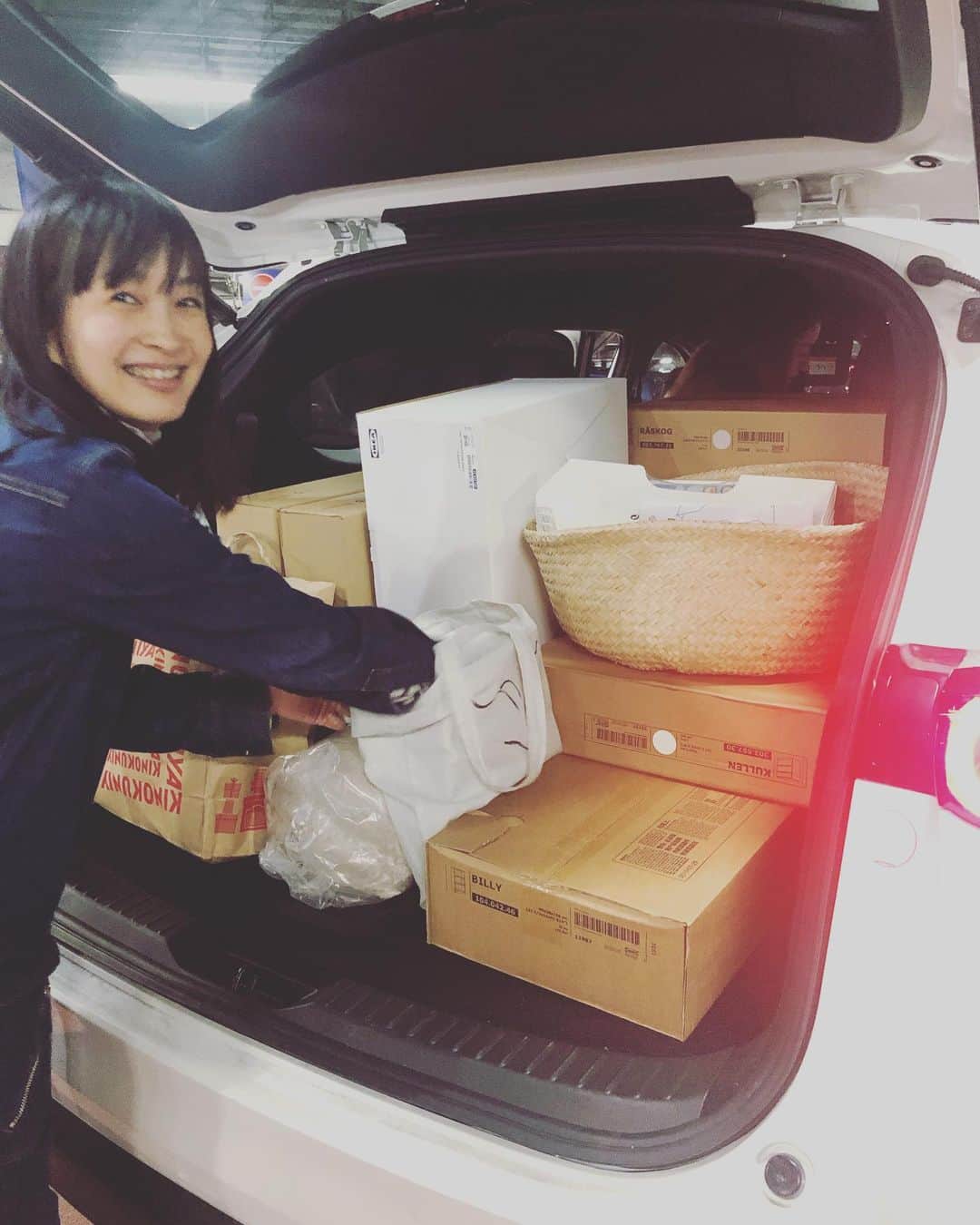 百々千晴さんのインスタグラム写真 - (百々千晴Instagram)「IKEAにて。  先週1回行ったんだけど勉強不足で何も買えず。 今日はかなりの量のお買い物で大満足😆  このSLYのニット、本当に可愛くて色違い全部買おうかな。」12月15日 16時11分 - dodo_chiharu