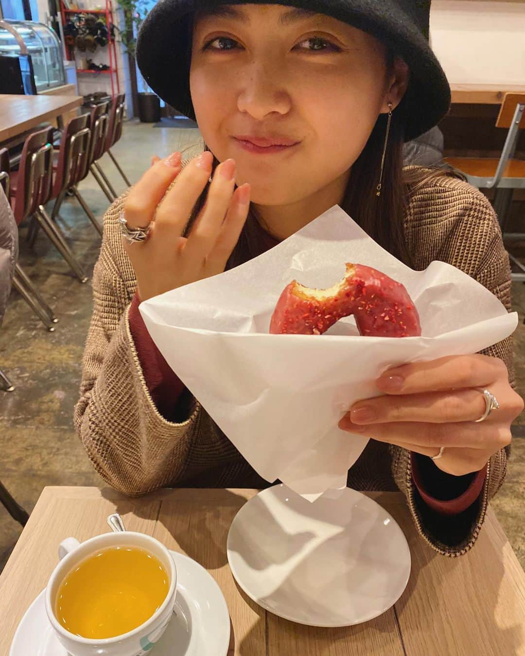 松元絵里花さんのインスタグラム写真 - (松元絵里花Instagram)「* 🍩🤤💓 昨日の夜から止まない腹痛😩 薬が効いているときの私。 あぁ楽しそう。笑笑」12月15日 21時44分 - matsumoto_erika