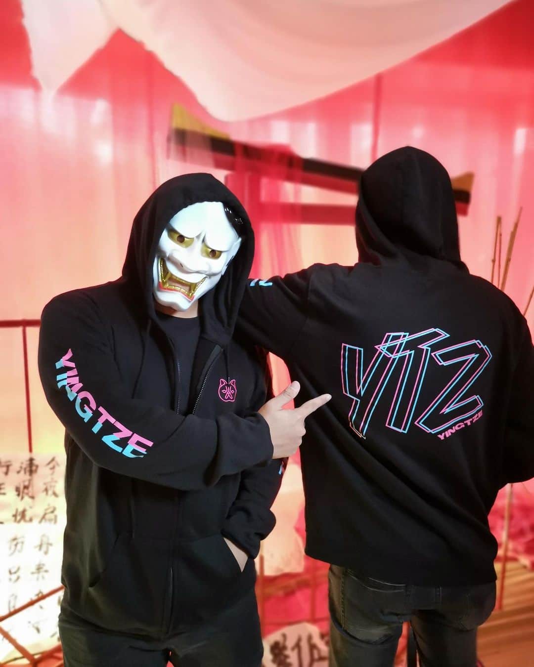 YingTzeさんのインスタグラム写真 - (YingTzeInstagram)「🌟YTZ Official Merchandise Preview🌟 Today we did a photoshoot for my latest Zipper Hoodie Jacket , T-Shirt , Cap & Lanyard ! ( these are taken by my phone , proper pics coming soon hehe ) _ Thank you so much for supporting my latest merchandise ! ❤️🙏🏻 Starting from yesterday , there won’t be option for Comic Fiesta pick up anymore due to high demand and my supplier would need more time to fulfill the orders. ( for those who already ordered don’t worry ! This is only for new orders ❤️) However you still can place your orders till 16th Dec and I can ship it to you in January 2020. ❤️✨ _ To Pre-Order :  Malaysia Order Form = https://forms.gle/nLxkBAWqaWbzjwoW8  International Order = https://yingtze.bigcartel.com/  Pre-Order ends on 16th December 2019. _ Models @yong_zhen94 @danteoppa  #blessed #ytzmerch #ytzgaming #yingtze」12月15日 16時29分 - yingtze