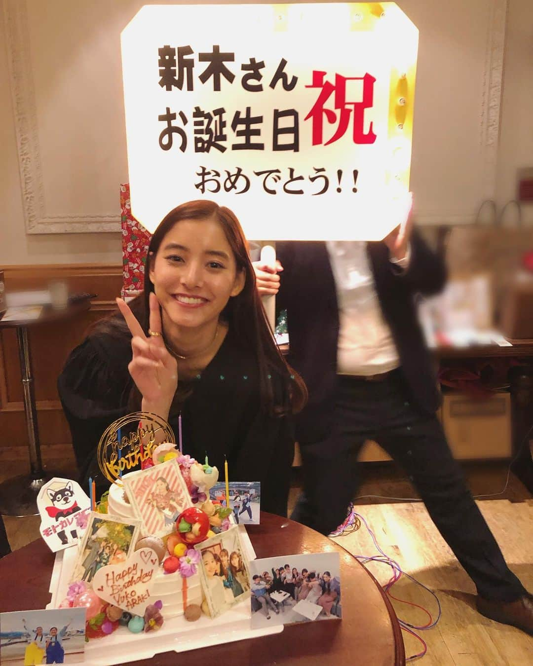 新木優子さんのインスタグラム写真 - (新木優子Instagram)「そして、本日無事に２６歳の誕生日を迎えることができました！ ２５歳も沢山の人に支えられて毎日充実した日々でした☺️ ２６歳も頑張るので、 皆さんよろしくお願いします‼︎ 写真は大好きな #モトカレマニア チームの皆さんにお祝いして頂いた時の☺️ ユリカケーキ素敵でした♡」12月15日 16時46分 - yuuuuukko_