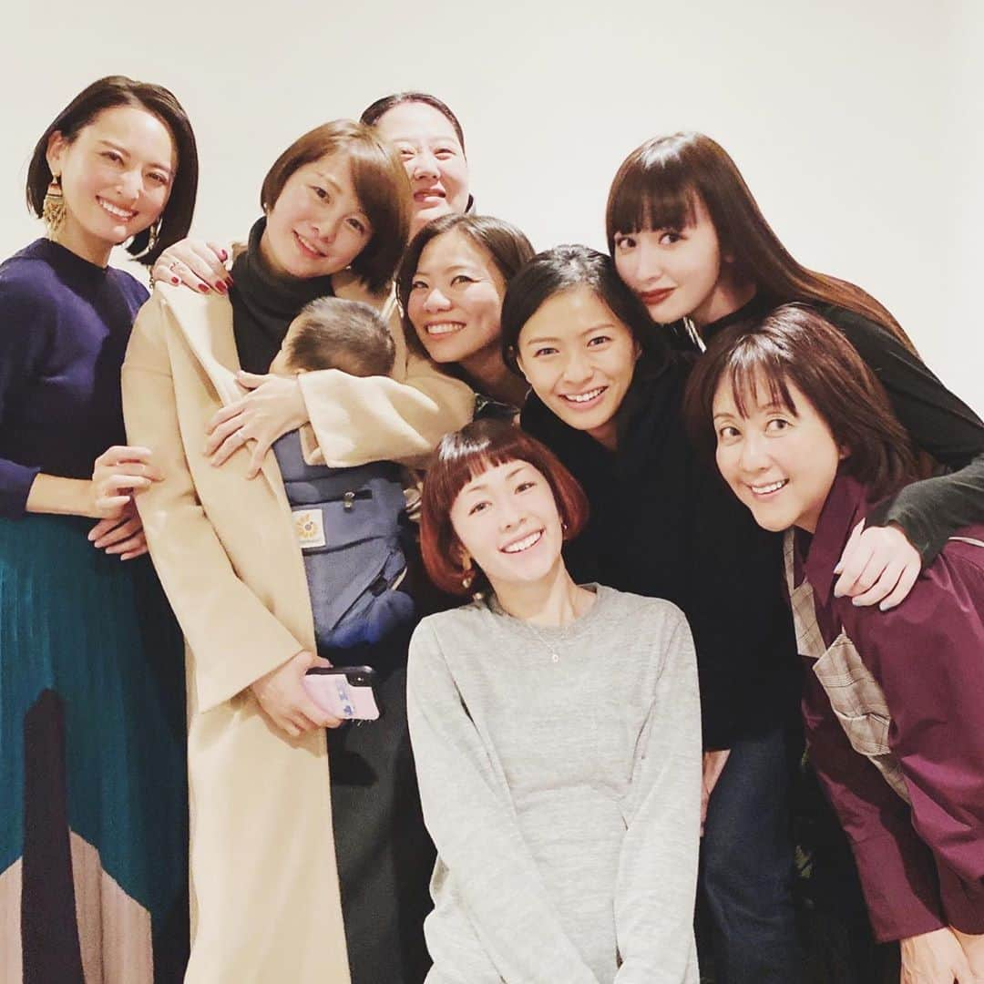 鈴木えみさんのインスタグラム写真 - (鈴木えみInstagram)「我が家でST忘年会💖 昔の色んなことをみんな覚えすぎ🤣ってくらい覚えていて、 笑いが止まらなかったよ😂大好き🥺」12月15日 16時54分 - emisuzuki_official