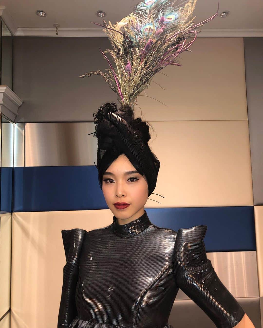 本山琴美のインスタグラム：「ワミレスさんのヘアショーに出演させて頂ききました☺️ 素敵な衣装は@yumikatura_です✨ありがとうございました❣️ #ワミレス #yumikatsura」