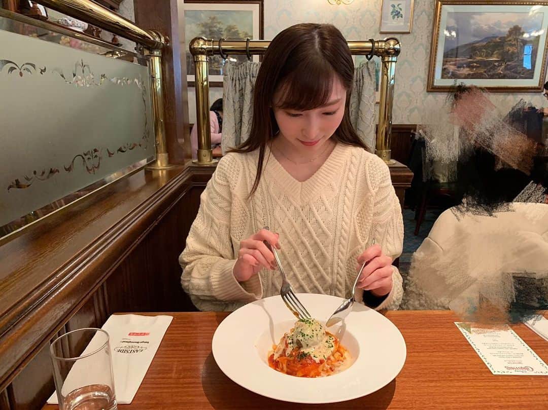大矢真那のインスタグラム：「ディズニー行った☺️❤️ クリスマス限定の食べたよ😋 @7things.official」