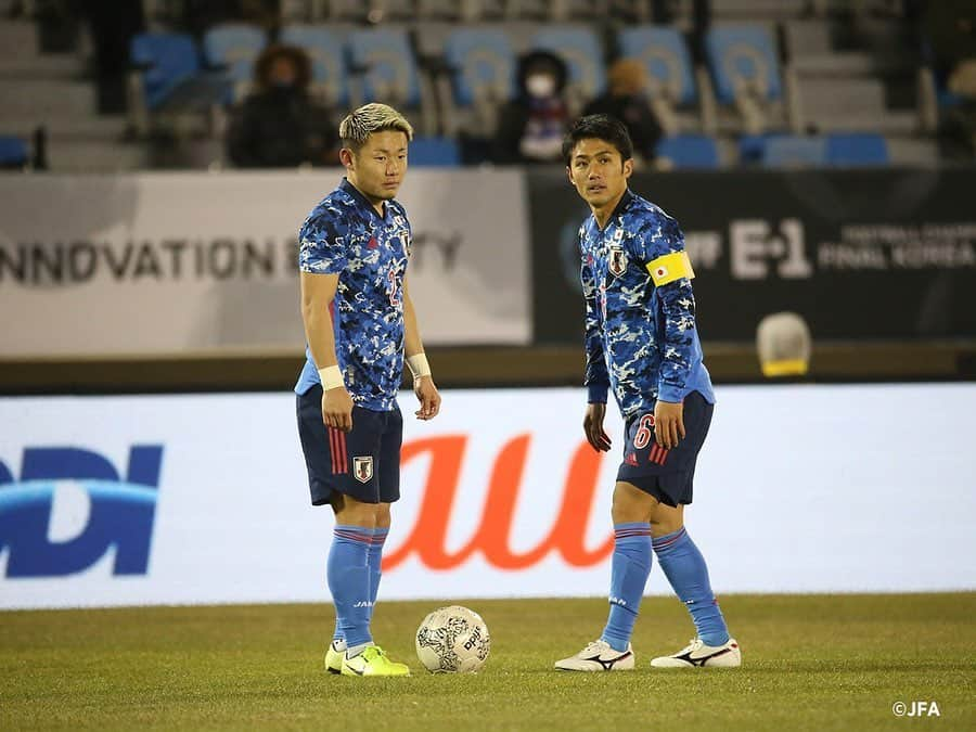 日本サッカー協会さんのインスタグラム写真 - (日本サッカー協会Instagram)「📸Match photos｜#SAMURAIBLUE 代表デビュー小川選手が3得点など香港に5-0で勝利 ・ ―――――――――――――――――― EAFF E-1サッカー選手権2019 決勝大会 📅12/14（土） 19:30KO 🇯🇵#SAMURAIBLUE 5-0 香港 ⚽#菅大輝 ⚽#田川享介 ⚽#小川航基 ×3 ・ >>NEXT MATCH 📆12/18 19:30KO 🆚韓国🇰🇷 📍Busan Asiad Main Stadium 📺フジテレビ 👉大会情報はJFA.jpへ ・ #daihyo #E1 #新しい景色を2022」12月15日 17時49分 - japanfootballassociation