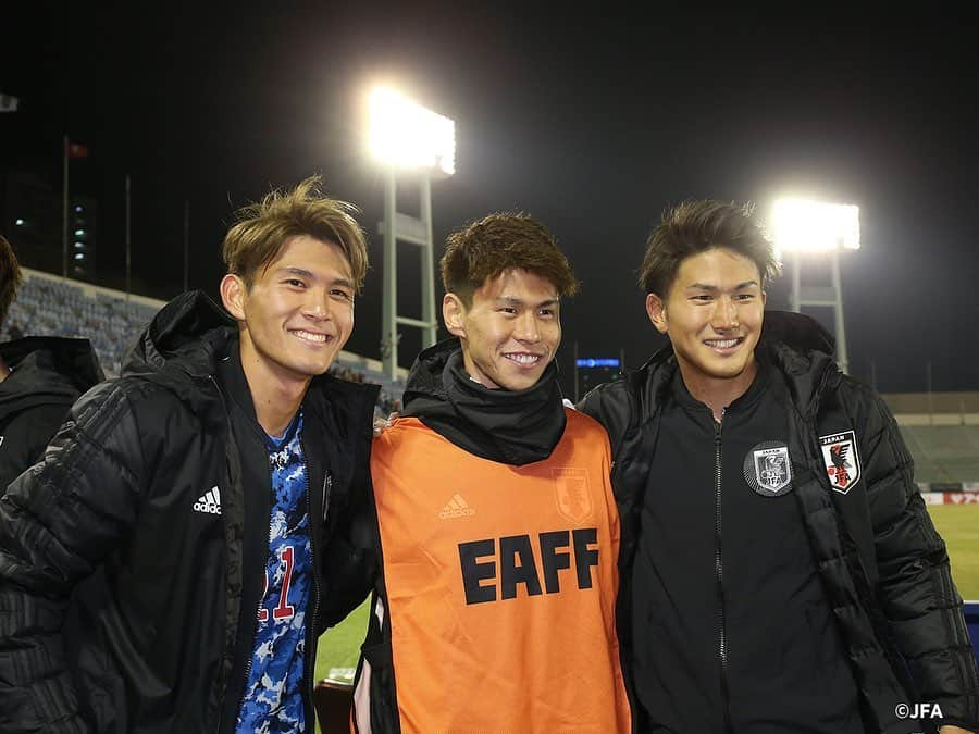 日本サッカー協会さんのインスタグラム写真 - (日本サッカー協会Instagram)「📸Match photos｜#SAMURAIBLUE 代表デビュー小川選手が3得点など香港に5-0で勝利 ・ ―――――――――――――――――― EAFF E-1サッカー選手権2019 決勝大会 📅12/14（土） 19:30KO 🇯🇵#SAMURAIBLUE 5-0 香港 ⚽#菅大輝 ⚽#田川享介 ⚽#小川航基 ×3 ・ >>NEXT MATCH 📆12/18 19:30KO 🆚韓国🇰🇷 📍Busan Asiad Main Stadium 📺フジテレビ 👉大会情報はJFA.jpへ ・ #daihyo #E1 #新しい景色を2022」12月15日 17時49分 - japanfootballassociation