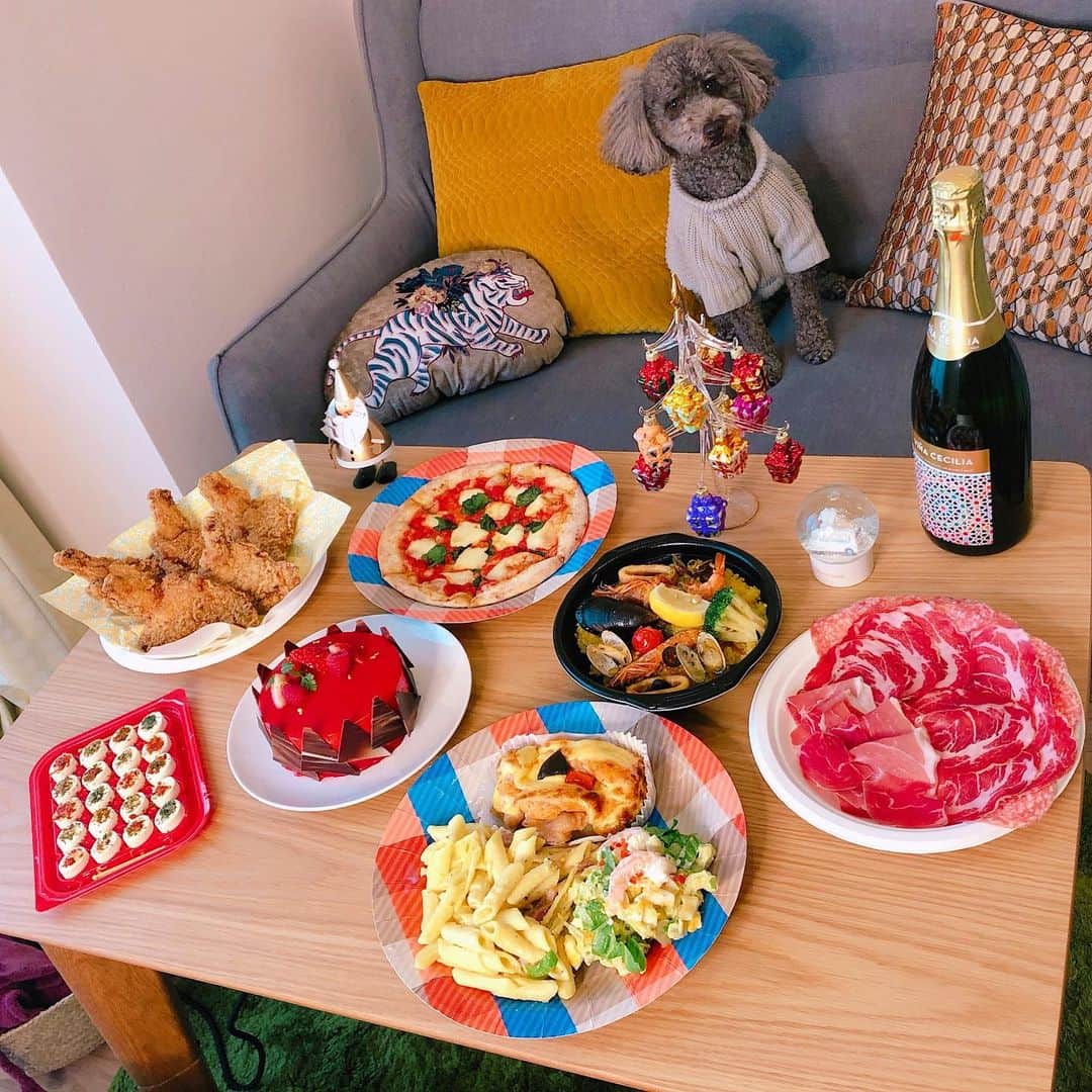 くまみきのインスタグラム：「毎年恒例のクリパ🥳 今年も楽しかった〜🎄⭐️」