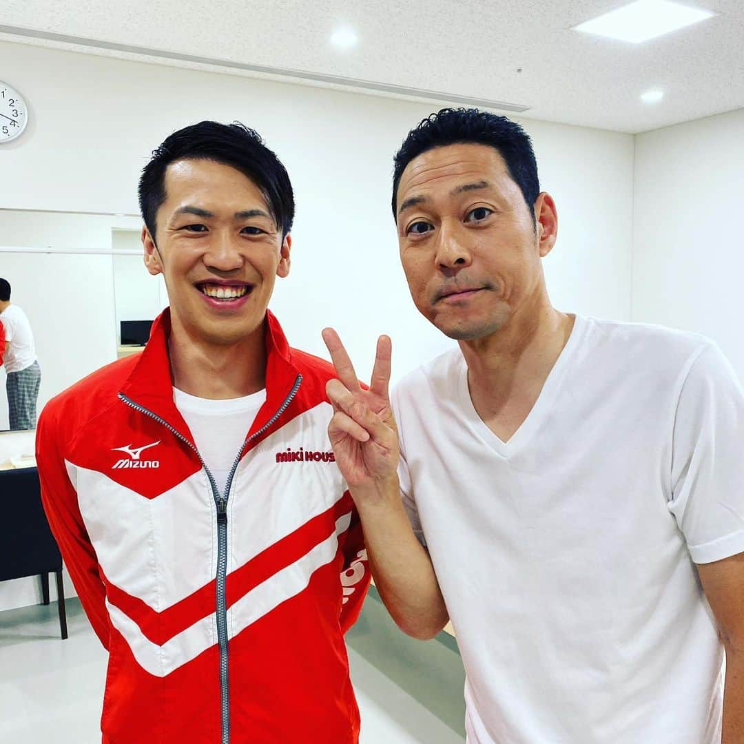 坂井丞さんのインスタグラム写真 - (坂井丞Instagram)「今日、行列21時です‼️ 東野さんと写真撮れるなんて😍 いい経験がいっぱい出来てます‼️ さらに競技につなげて頑張らねば✌️ #行列のできる法律相談所  #アナ雪2  #東野幸治  #坂井丞  #世界の渡部」12月15日 18時04分 - showsky.22