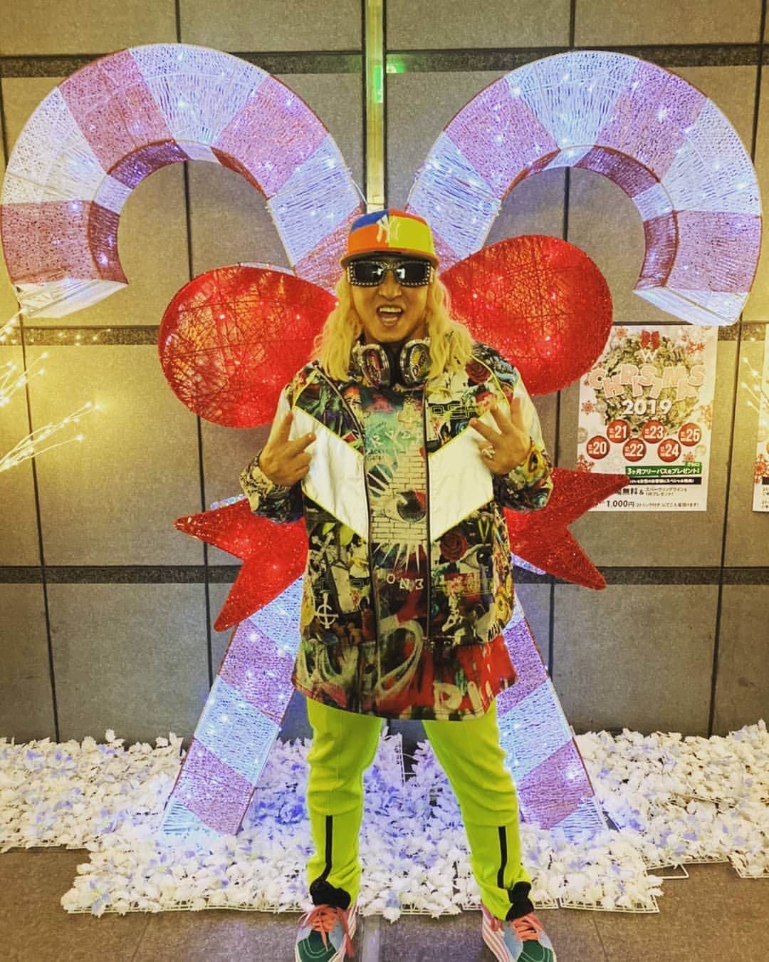 のインスタグラム：「名古屋 映え映えクリスマス！！ 今夜は名古屋泊！！なに食べよう！？ #xmastree #DJKOO」