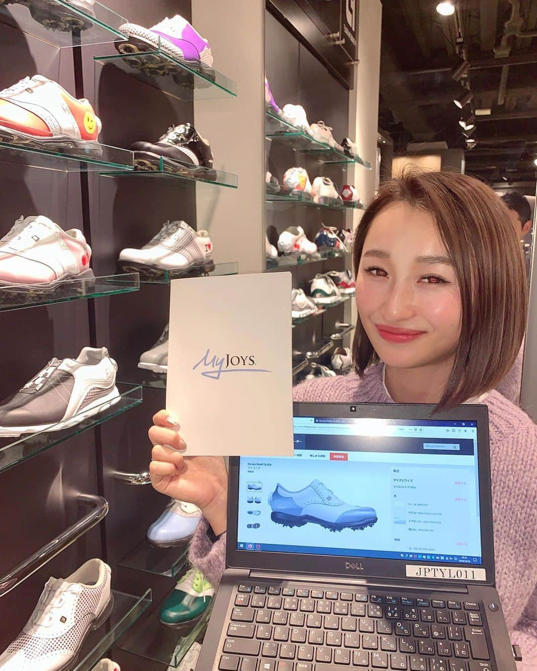 西野沙瑛さんのインスタグラム写真 - (西野沙瑛Instagram)「- - 広尾のゴルフ5で @footjoy.japan のセミオーダー シューズを作ったよ👟❤️ 私の足幅は狭めで23センチだったのも 知れて良かった🤣(今まで23.5cmだと思ってた) 色も柄もたくさんバリエーションあって すごく迷った！！☺️💦 刺繍もいれたよ♪ 来月くらいに届くみたいで楽しみー❤︎ - #myfootjoy #footjoys #フットジョイ #ゴルフ女子 #ゴルフ男子 #ゴルフコーデ #スポーツ女子  #ゴルフウェア #スポーツ #golf #골프 #골프스타그램 #골프장 #라운드 #골프스윙 #골프사랑 #골프레슨 #아이언샷 #스크린골프 #드라이버샷 #골스타그램 #トレーニング #トレーニング女子 #筋トレ #筋トレ女子 #golfstagram #golfswing」12月15日 18時08分 - sae_golf