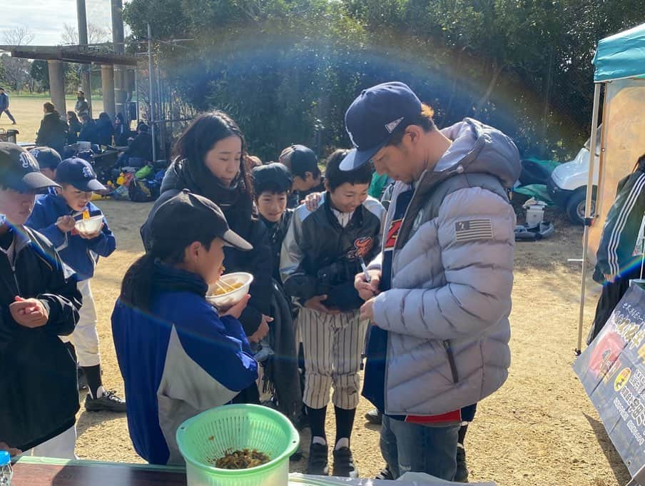 多村仁志さんのインスタグラム写真 - (多村仁志Instagram)「. 無事に(有)宇田ミート杯が終了⚾️ ・ 三重県内から集まった32チームの頂点に立ったのは接戦を制した「栗葉少年野球部」でした！ ・ その他のチームも含めレベルが高く驚きましたし、たくさんの感動を貰いました。 ・ そして、初めて志摩市を訪れましたが、また来たいと思わせてくれる町でした。」12月15日 18時39分 - hit_tamu