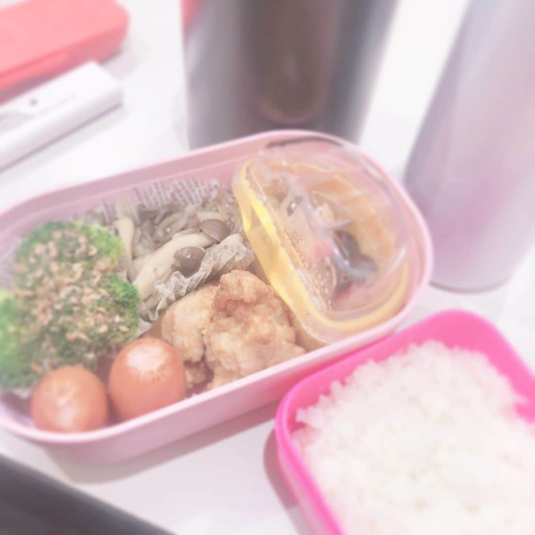 北澤鞠佳さんのインスタグラム写真 - (北澤鞠佳Instagram)「😋🍴🍱♬* ・ 今日のお弁当 ・  #お弁当 #弁当 #愛妻弁当 #愛夫弁当 #OL #美容室 #フロント #弁当女子 #弁当男子 #弁当記録 #弁当日記 #手作り弁当 #簡単弁当 #簡単レシピ #sake #alcohol #술 #酒好き #酒好きさんと繋がりたい #酒クズ #촬영 #좋아요꾹꾹 #좋아요폭탄 #좋아요늘리기」12月15日 18時31分 - mariko_kakaka