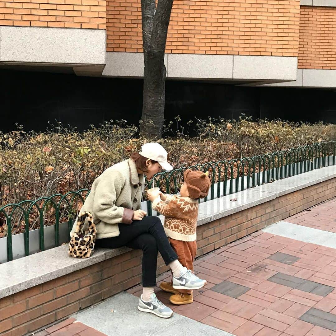 イム・ジヒョンさんのインスタグラム写真 - (イム・ジヒョンInstagram)「커피먹여주는 남자랑 주말마무리👶🏻❤️❤️❤️」12月15日 18時57分 - imvely_jihyun