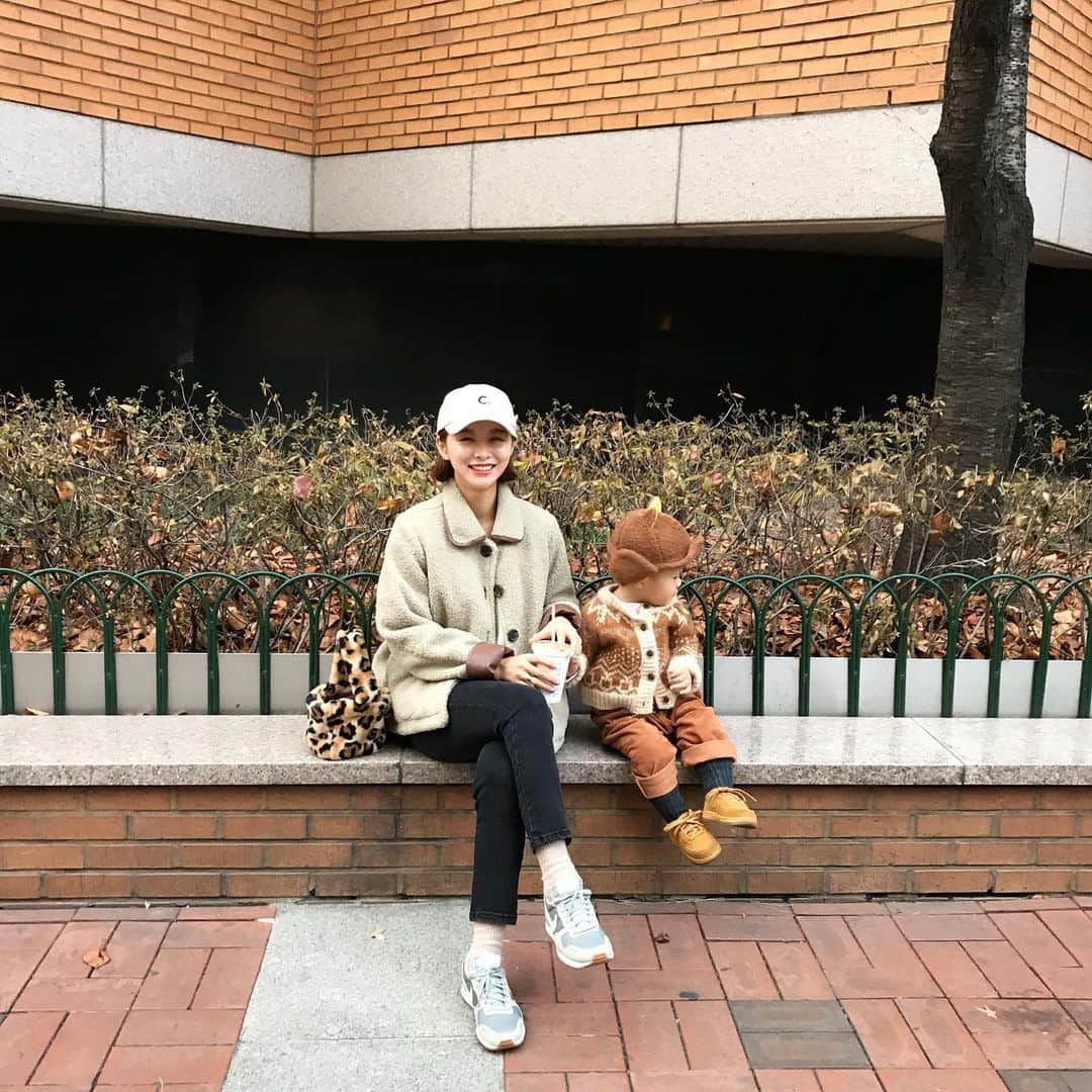 イム・ジヒョンさんのインスタグラム写真 - (イム・ジヒョンInstagram)「커피먹여주는 남자랑 주말마무리👶🏻❤️❤️❤️」12月15日 18時57分 - imvely_jihyun