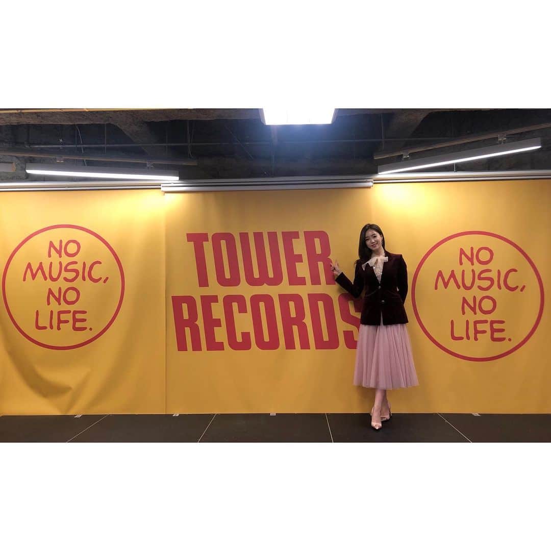 ハム・ウンジョンのインスタグラム：「⠀ ⠀ ‪東京リリースイベントでの写真！‬ ‪この日は、久しぶりに皆さんの顔を見られて本当に楽しく終えることができました！幸せな時間をありがとう🥰‬ ⠀ ‪ #ウンジョン #은정 #EunJung #SweetSnow ‬」