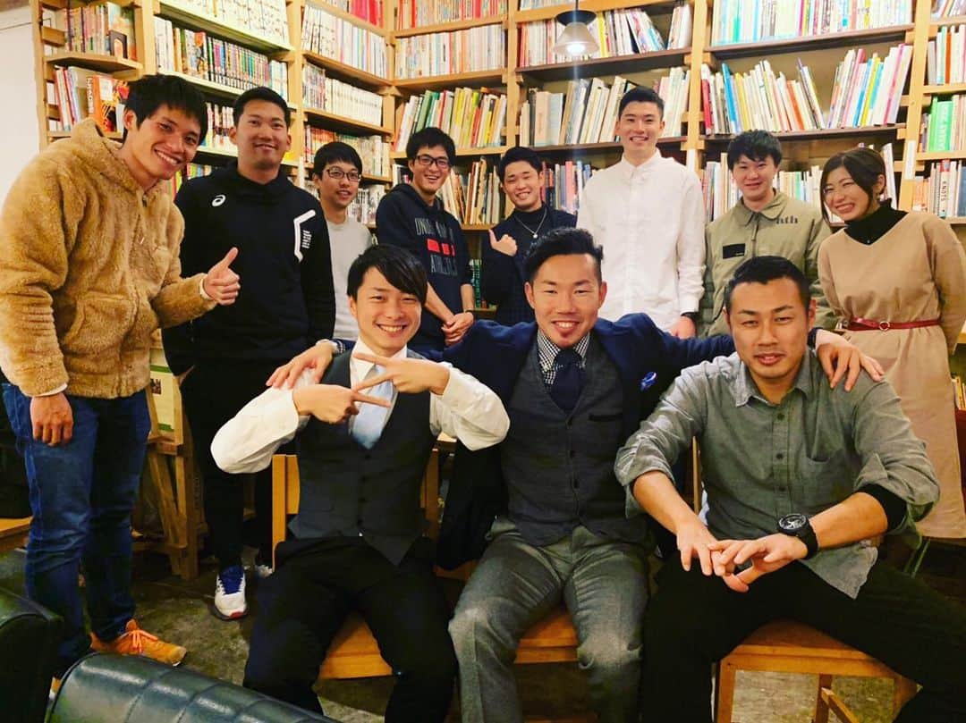 のインスタグラム：「"ハンドボール界の革命児"水野さんが主催する「第4回ずの会」に参加させていただきました！ . 様々な職種の方が集まりとても刺激的でした。⚡️ . いいモチベーションいただけたのでこれからより頑張っていきます。🦍 . #ずの会 #ずのアスリートオフィス #水野賢太　#すげぇ人　#1番感動したのはインソール　#NASYU #UTI #インソール #ハンド界でも流行ること間違いなし」