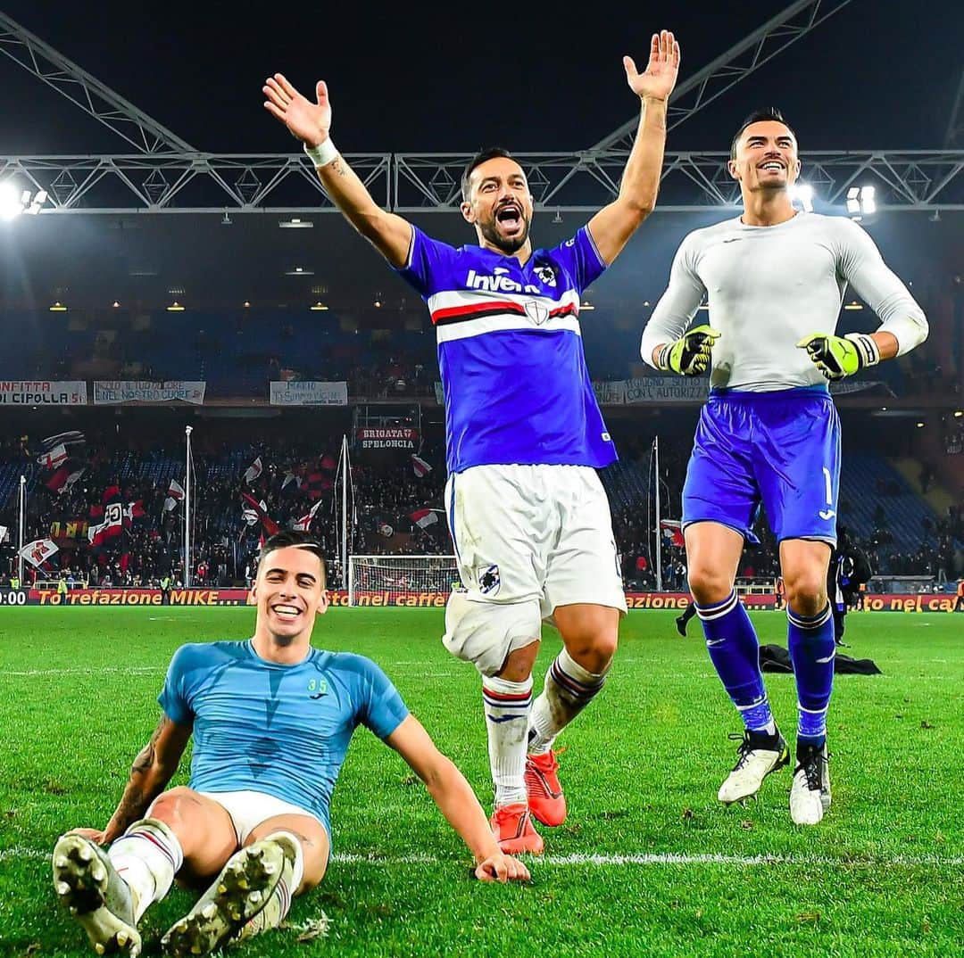 エミリオ・アウデロさんのインスタグラム写真 - (エミリオ・アウデロInstagram)「Quei colori magici... Alè la Samp!!! 😁🔵⚪️🔴⚫️⚪️🔵 #derbydellalanterna #forzasamp #happiness #together #stepbystep」12月15日 19時02分 - emil_audero