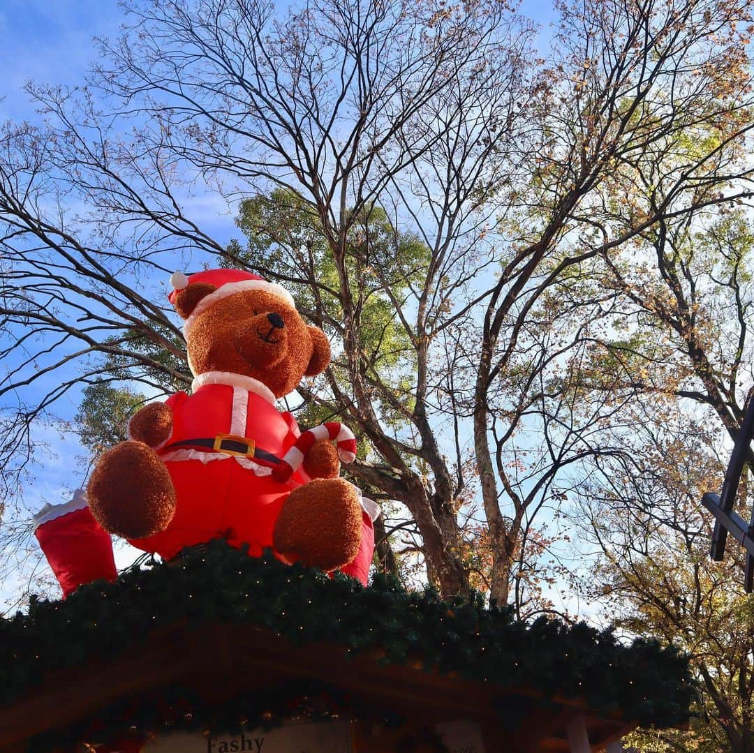 DJ YURiAさんのインスタグラム写真 - (DJ YURiAInstagram)「Christmas market🎅🏻🎄﻿ ﻿ ﻿ ﻿ #baby #babygirl﻿ #christmasmarket﻿ #クリスマス﻿ #生後7ヶ月﻿ #赤ちゃんのいる生活﻿ #赤ちゃんとママ ﻿#🎄 #楽しかった #サンタさん来るかな #0歳のクリスマスプレゼント #悩ましい」12月15日 19時13分 - djyuria