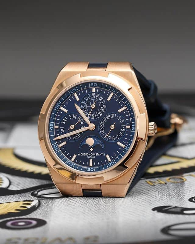 ヴァシュロン コンスタンタンさんのインスタグラム写真 - (ヴァシュロン コンスタンタンInstagram)「⁣Gold & blue.⠀ ⠀ Discover a relaxed version of the Overseas perpetual calendar ultra-thin graced with a blue dial framed by a pink gold case and blue straps.This timepiece houses the iconic Vacheron Constantin 1120 QP calibre, an ultra-thin mechanical self-winding movement completed with perpetual calendar and moon-phase complications.⠀⠀ ⠀ Picture courtesy of @swisswatches⠀ ⠀ ⠀ ⁣#OneOfNotMany⠀ ⠀ #Fiftysix ⁣#VacheronConstantin #vacheron #thehourlounge #watches #watch #watchesofinstagram #horology #watchoftheday #instawatch #geneva #swissmade #swisswatch #watchesofinstagram #luxury #luxurywatch⠀ ⠀」12月15日 19時22分 - vacheronconstantin