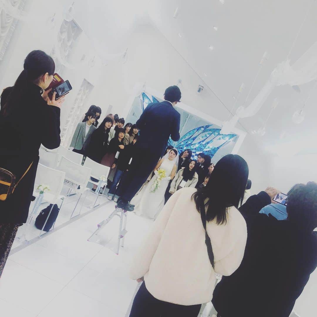 東京ブライダル専門学校 公式さんのインスタグラム写真 - (東京ブライダル専門学校 公式Instagram)「#東京ブライダル #オープンキャンパス﻿ ﻿ 今日は年に数回の特別なオープンキャンパス✨﻿ お越しいただいたみなさま、ありがとうございました！﻿ ﻿ 東京ブライダルの学生と先生方、﻿ そしてこの日のために駆けつけてくれた﻿ プロとして活躍している卒業生たちによる﻿ 渾身の挙式と披露宴⛪️🔔﻿ ﻿ ブライダル業界って素敵だな…と﻿ 1人でも多くの方に感じていただけたら嬉しいです😊﻿ ﻿ さあ次はみなさんがこの挙式と披露宴を﻿作り上げる番です！﻿ 東京ブライダルでプロを目指しましょう！﻿ ﻿ #TBC #ブライダル﻿ #キャプテン﻿ #アテンダー﻿ #音響スタッフ﻿ #照明スタッフ #ブライダル業界で働きたい  #ブライダル業界の人って素敵  #ウェディング写真」12月15日 19時25分 - tokyobridal