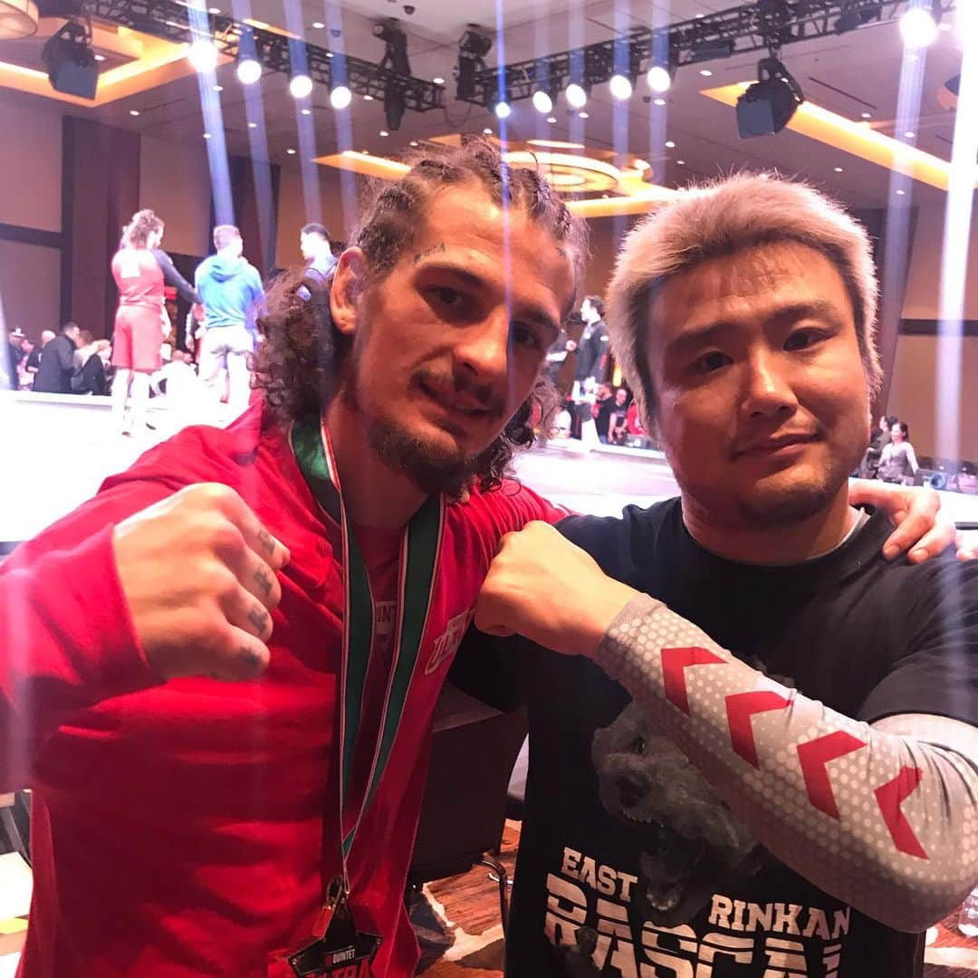 五味隆典さんのインスタグラム写真 - (五味隆典Instagram)「チームメイトやレジェンド達と🔥#quintet#ufc」12月15日 19時31分 - takanorigomi