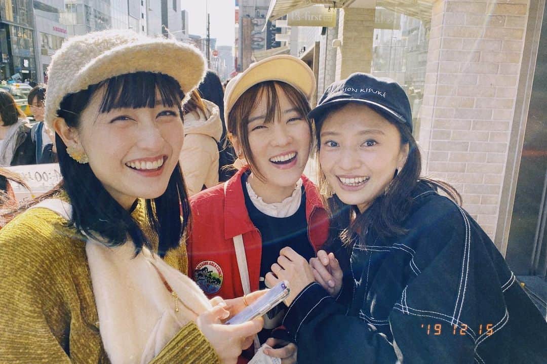 亜希子さんのインスタグラム写真 - (亜希子Instagram)「‪原宿でクレープ食べたのなんて、何年ぶりだろ。愛おしい時間でした。‬秘密の素敵な撮影を💖🐹🐹🐹」12月15日 19時36分 - akiko_ohki