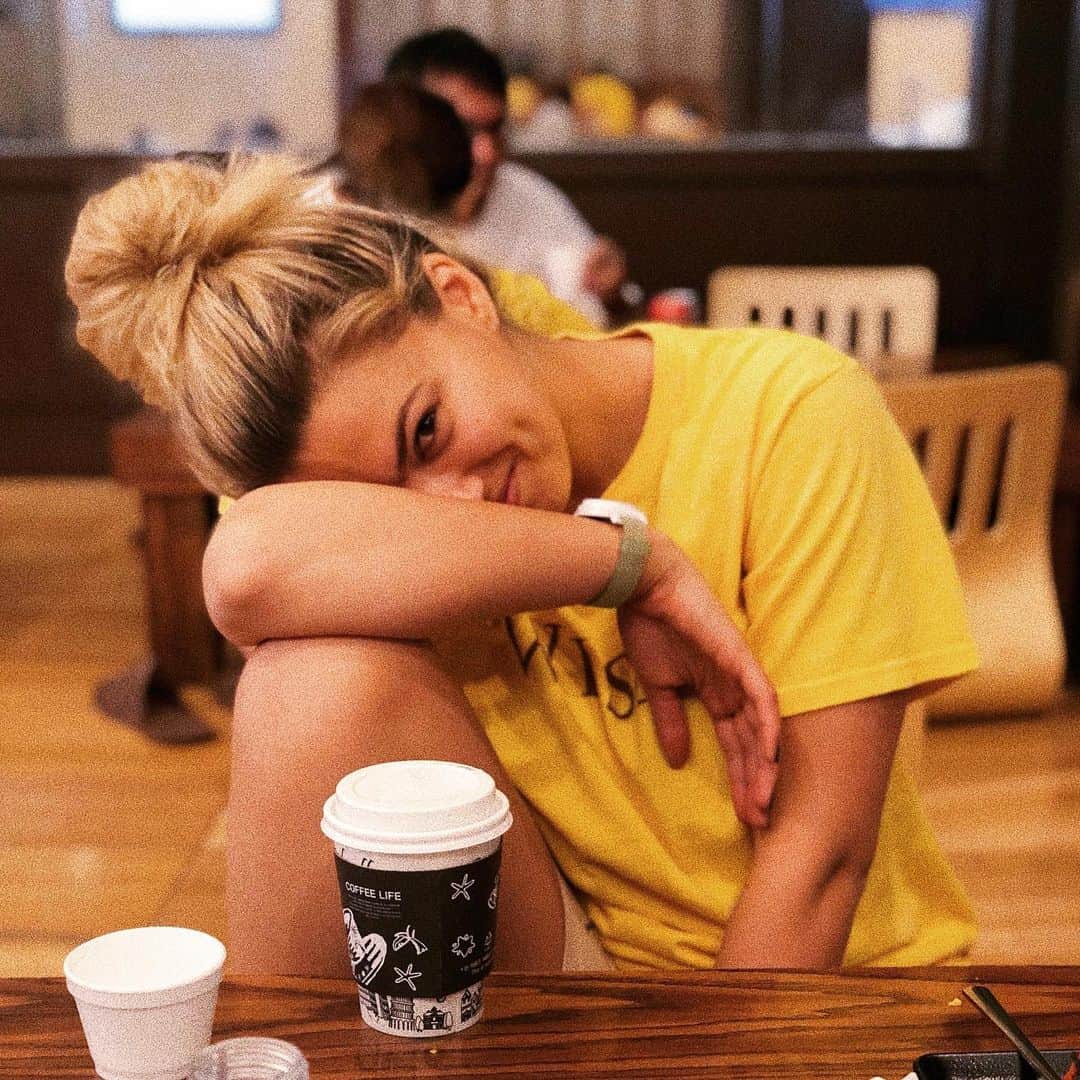 トーライ・ケリーのインスタグラム：「27. what a time✨ had the best birthday thx to friends & fam & especially @andremurillo who makes me feel like a queen not only on my bday but every day🎂」